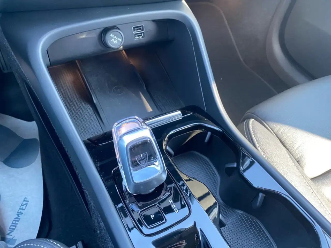 Volvo XC40 Plus Dark T5 Recharge Plug-In Hybrid StandHZG Navi, миниатюра 23