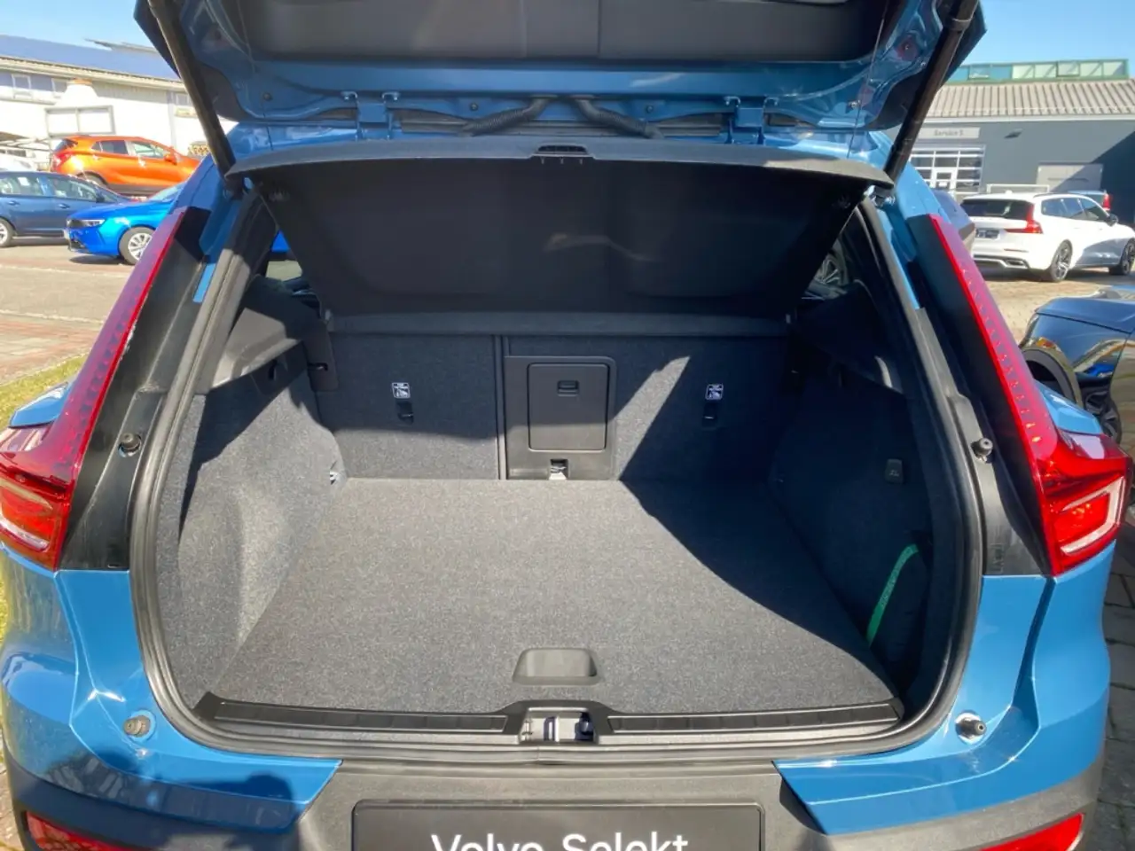 Volvo XC40 Plus Dark T5 Recharge Plug-In Hybrid StandHZG Navi, миниатюра 24