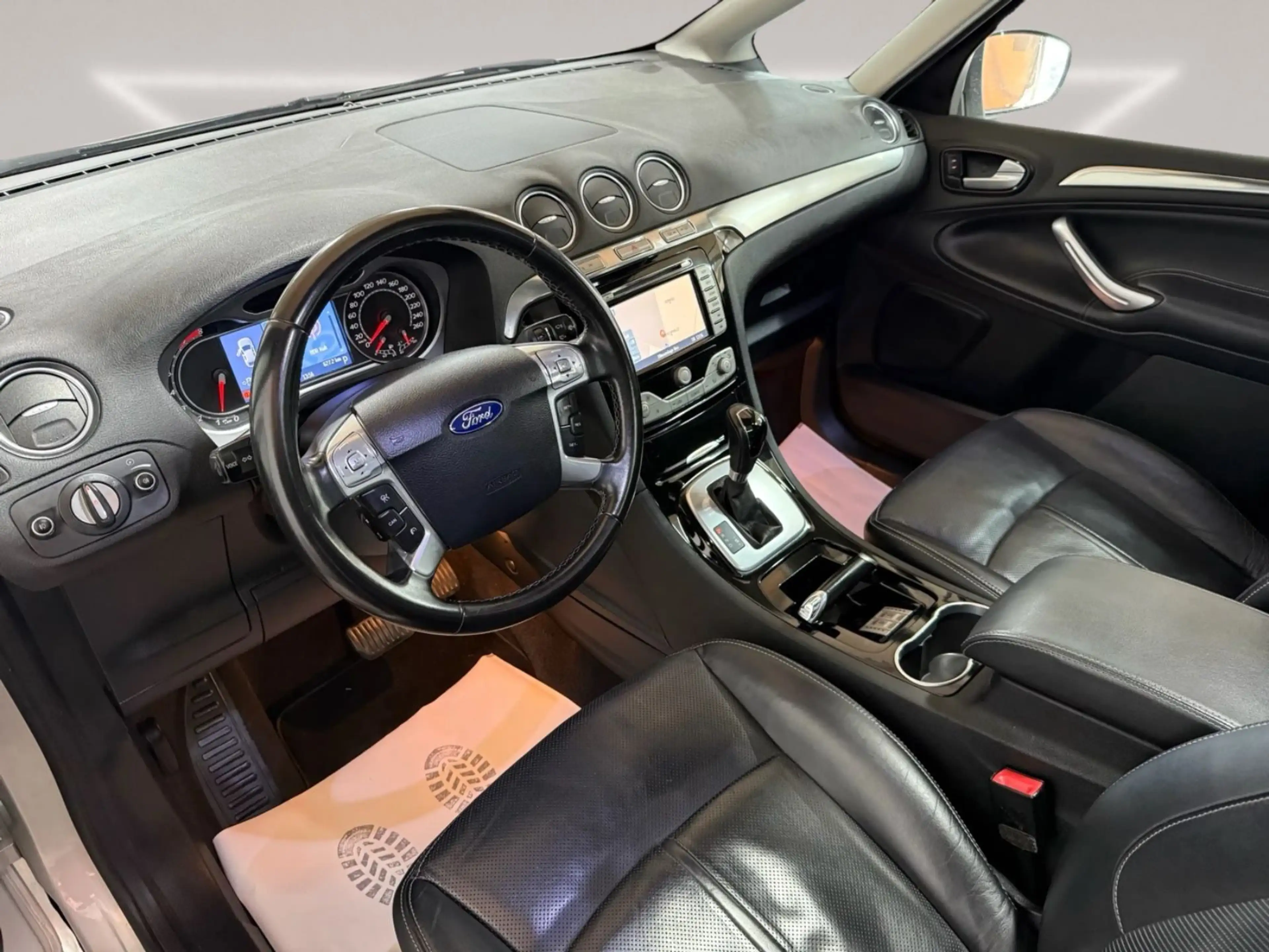 Ford S-Max S-MAX Titanium — photo 12