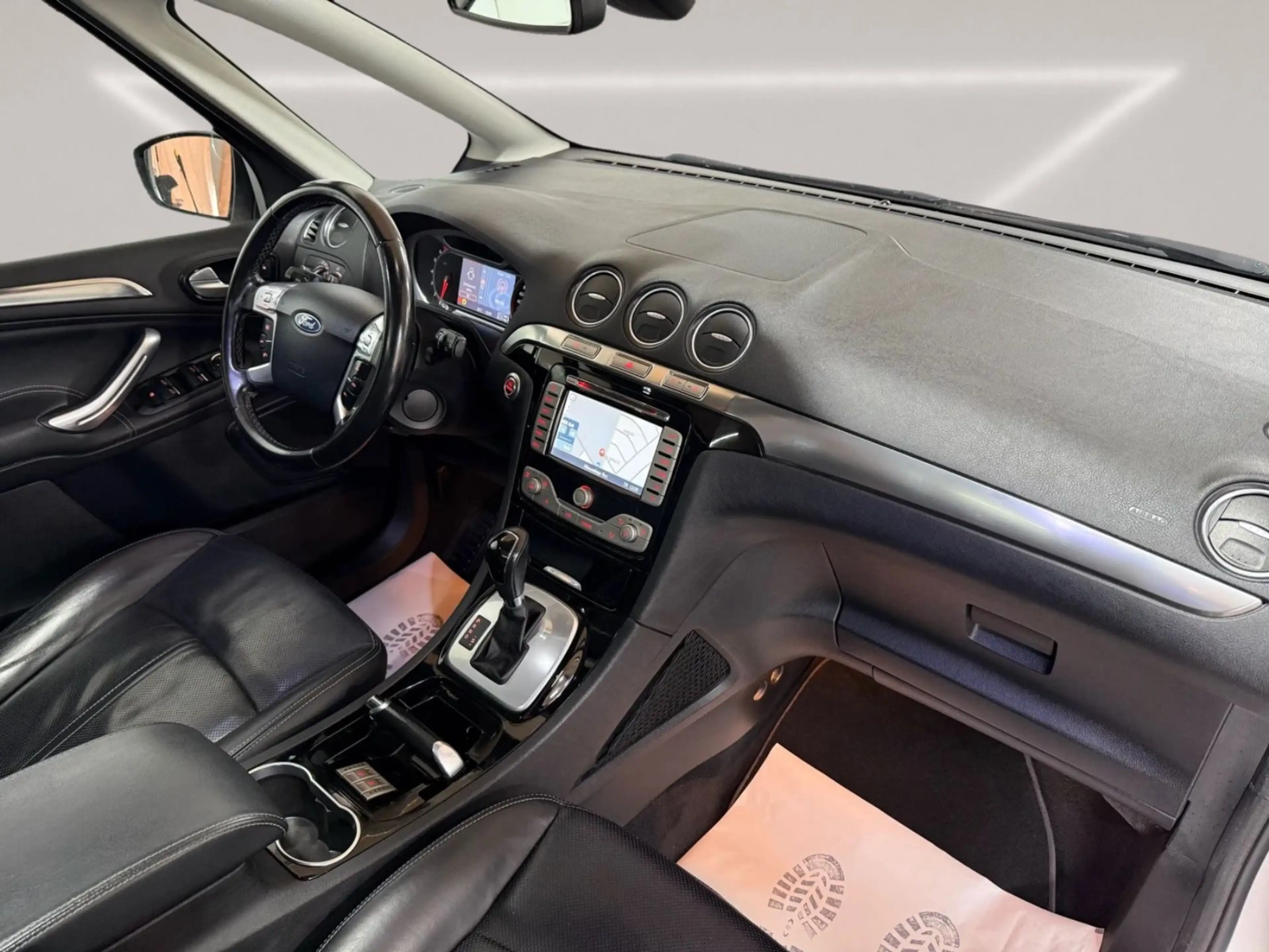Ford S-Max S-MAX Titanium — photo 14