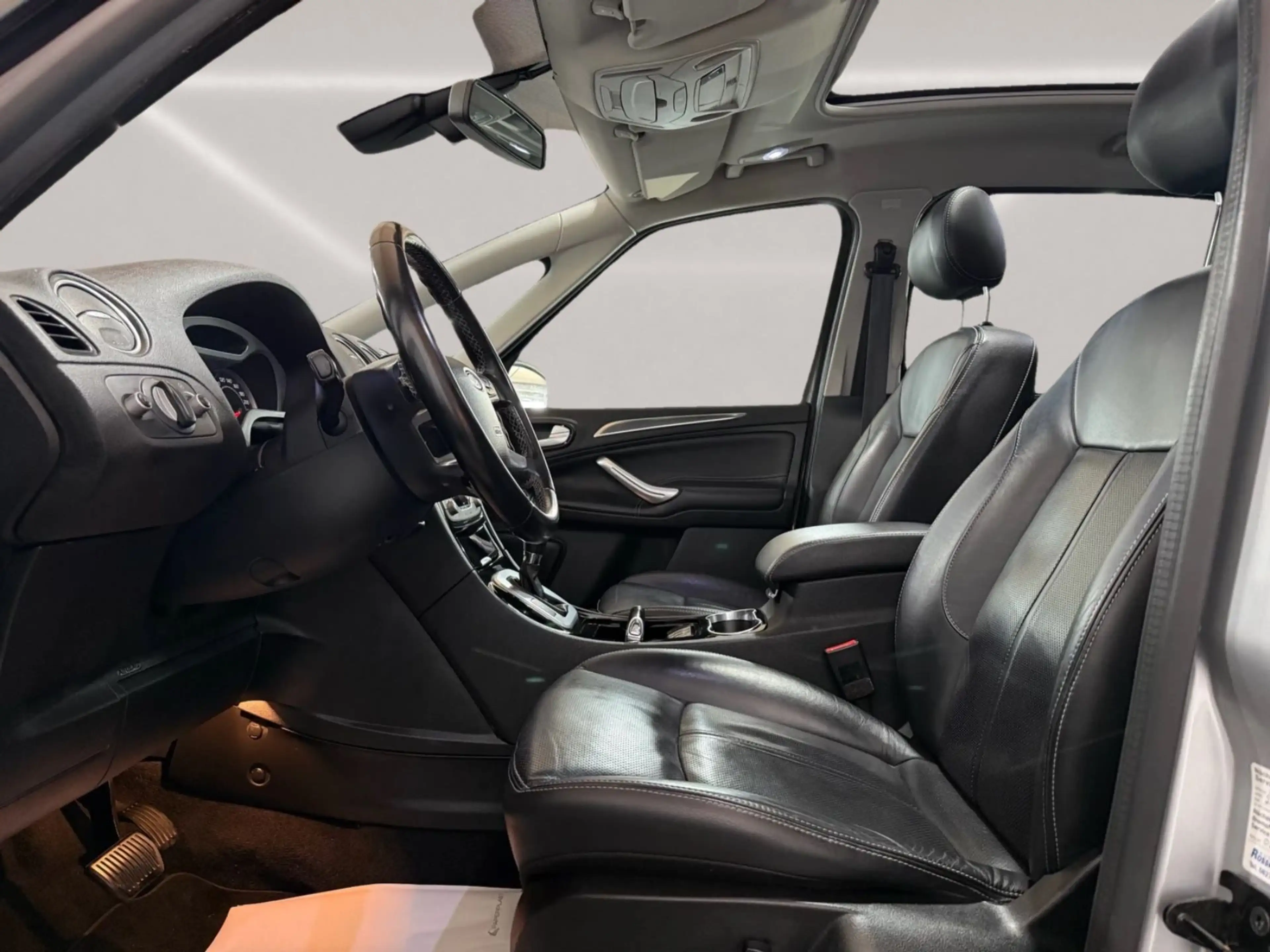 Ford S-Max S-MAX Titanium — photo 13