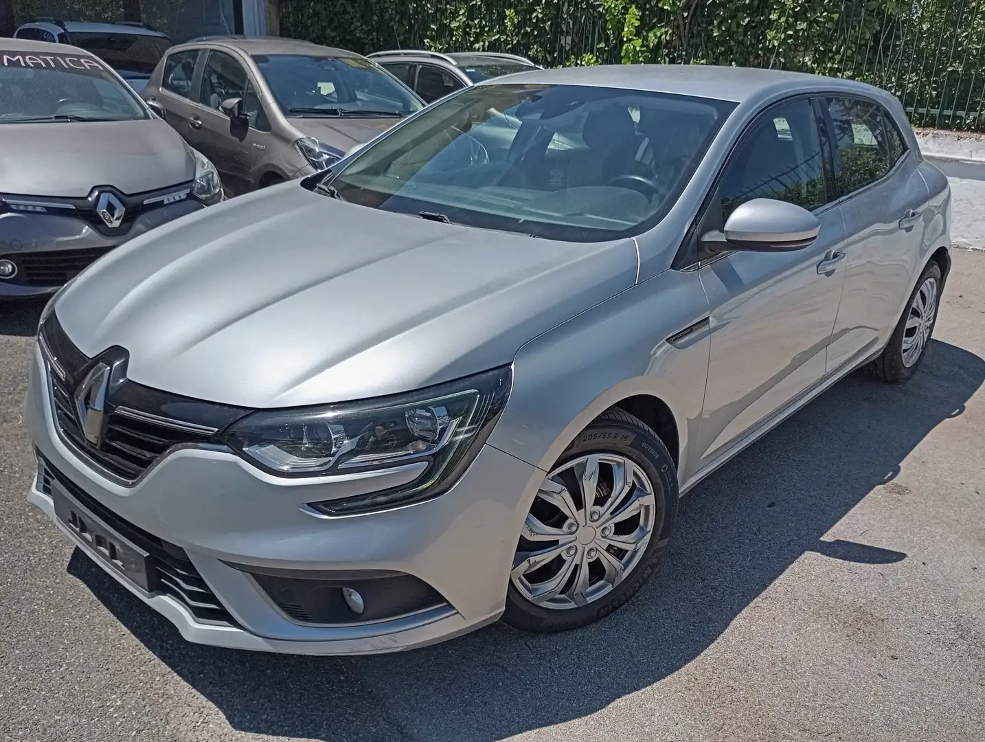 Renault Megane 1.5 Blue dCi 95CV Business Plateado - 2