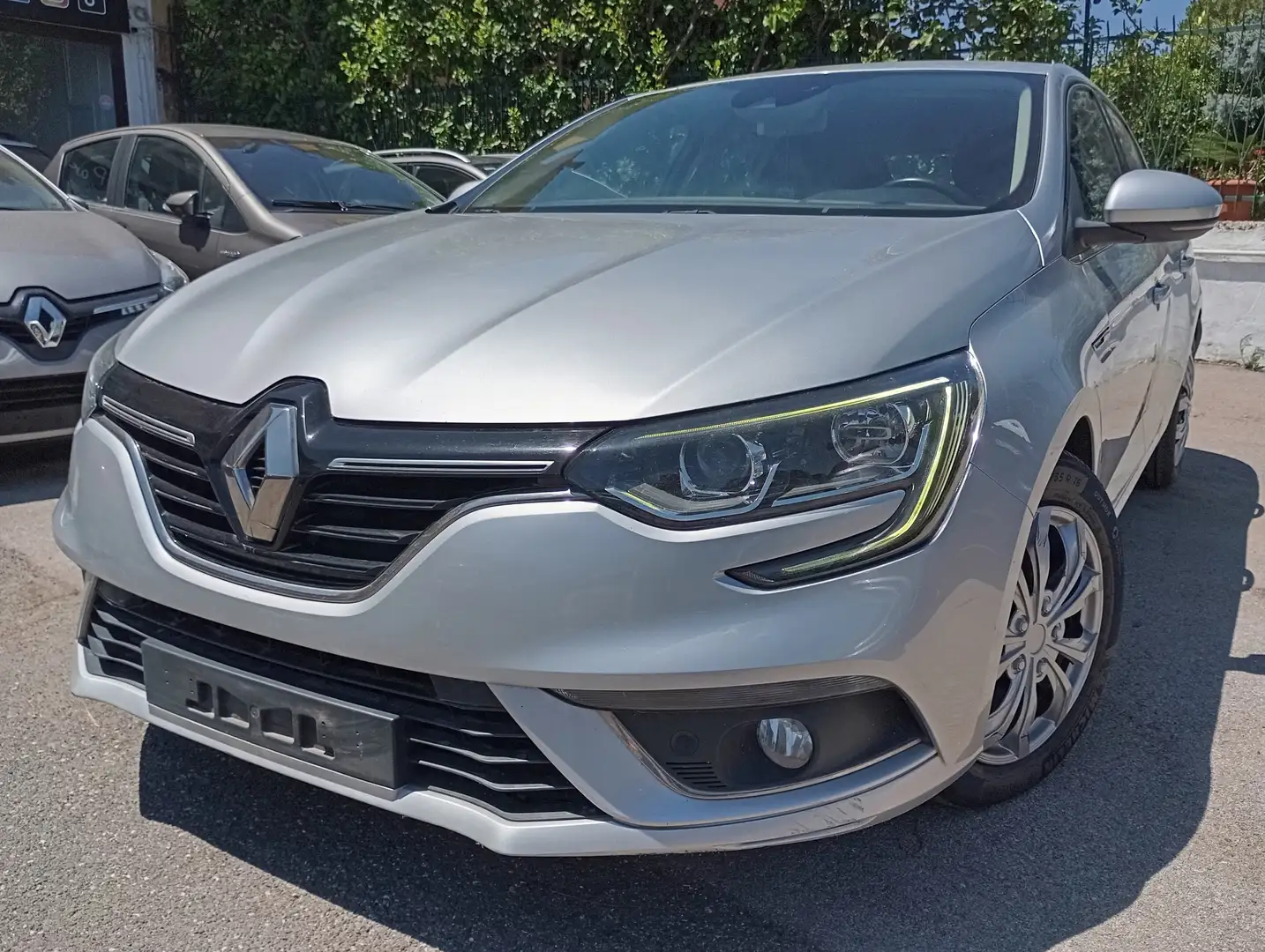 Renault Megane 1.5 Blue dCi 95CV Business Plateado - 1