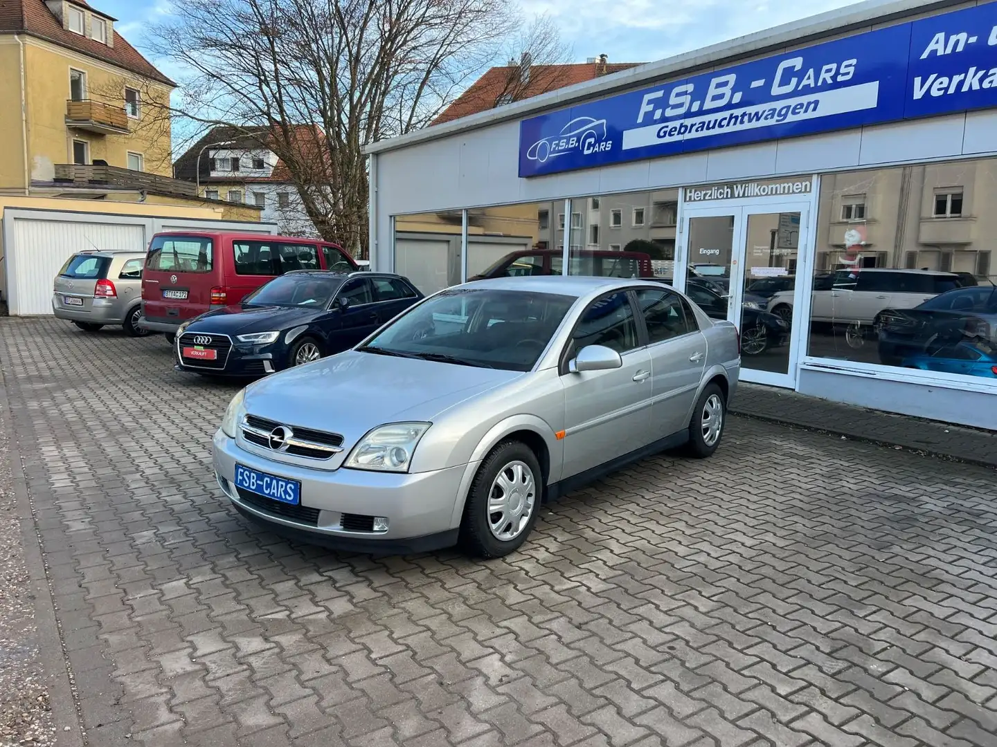 Opel Vectra 2.2 16V Elegance Silber - 1