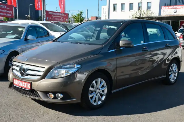 Mercedes-Benz B 180 BlueEF.Automatik*Navi*Leder*Tempo