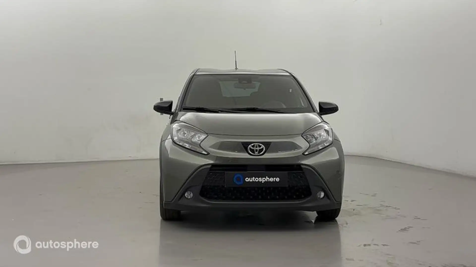 Toyota Aygo X 1.0 VVT-i 72ch Design S-CVT - 2