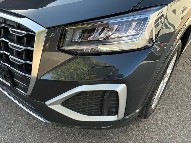 Audi Q2 view 6