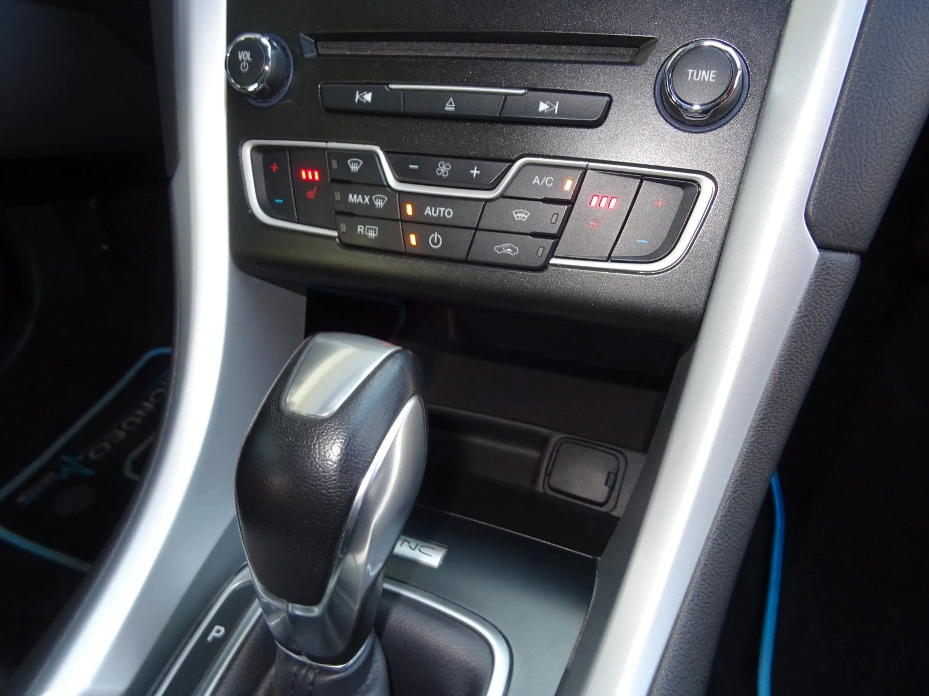 Ford Mondeo 2,0 TDCi Trend Turnier Pow.Shift Navi LED — photo 12