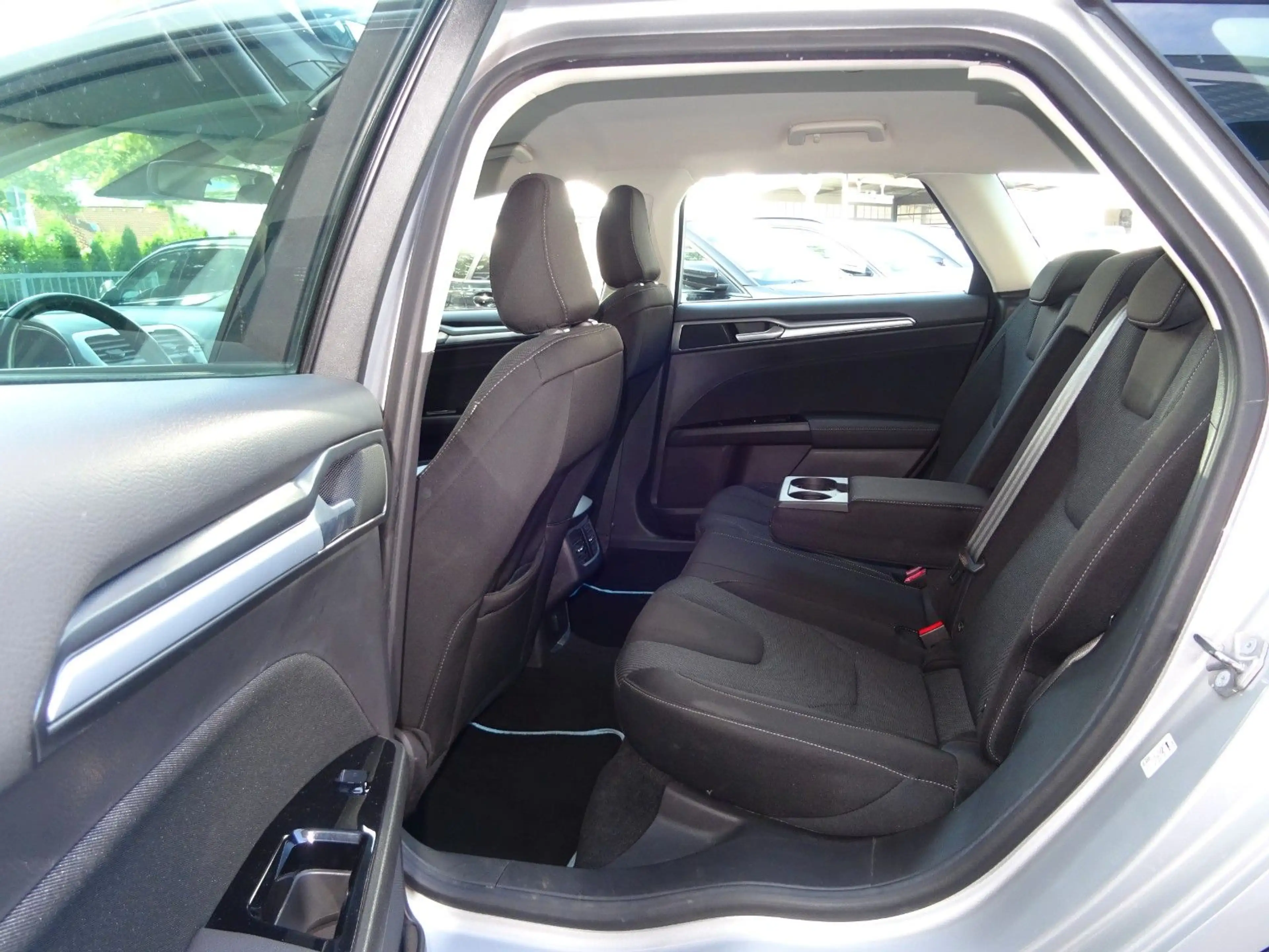 Ford Mondeo 2,0 TDCi Trend Turnier Pow.Shift Navi LED — photo 19