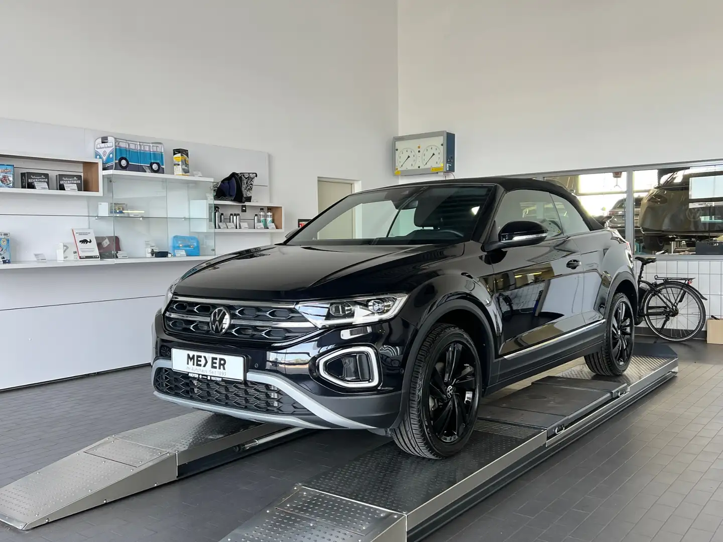 Volkswagen T-Roc Cabriolet 1.5 TSI DSG *AHK, LED, Black Style, 18' Schwarz - 2