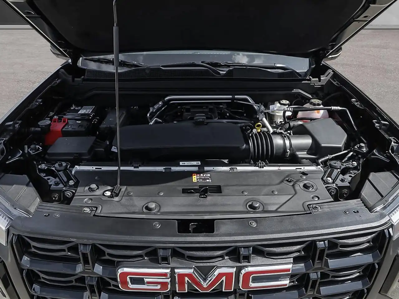 GMC Canyon снимка GMC Canyon