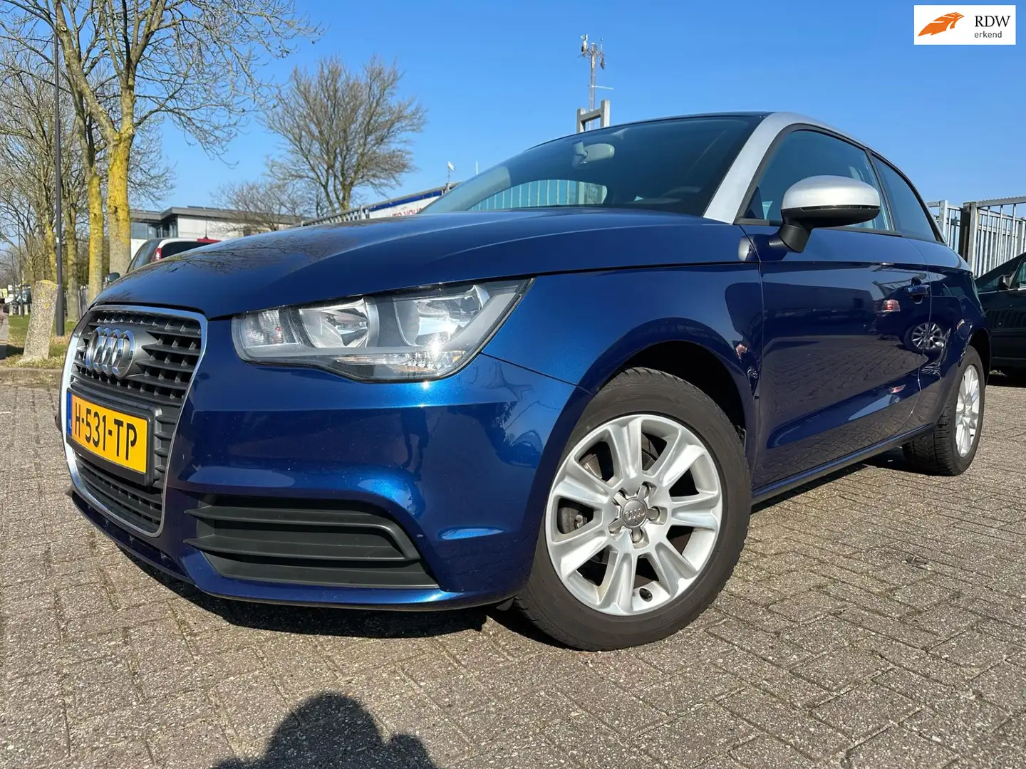 Audi A1 1.2 TFSI Admired Blau - 1