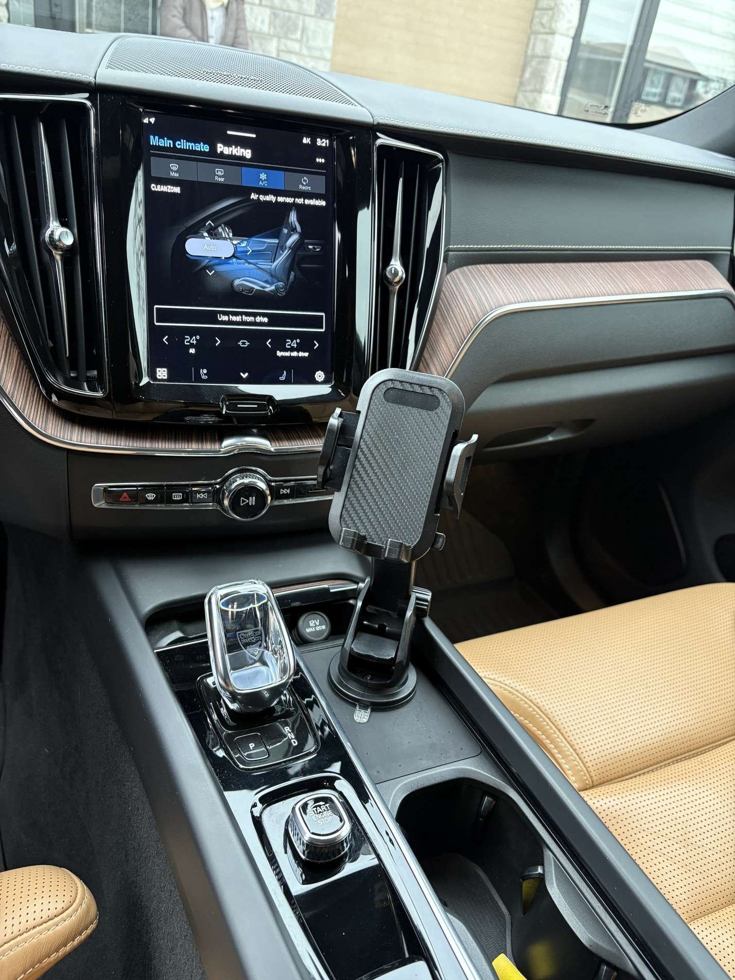 2022 Volvo XC60 T8 eAWD PHEV Inscription -Ltd Avail- thumb 7