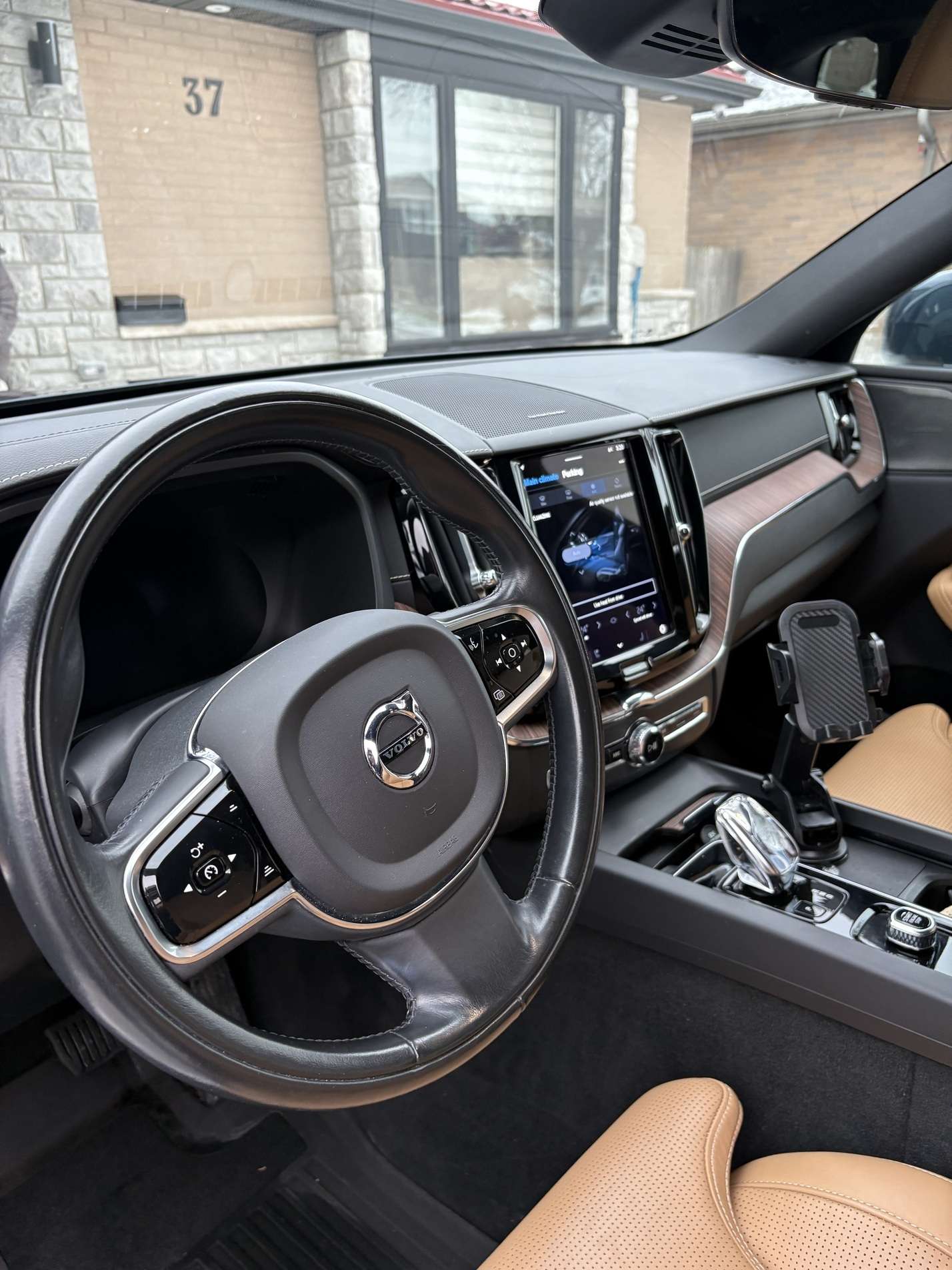 2022 Volvo XC60 T8 eAWD PHEV Inscription -Ltd Avail- thumb 6