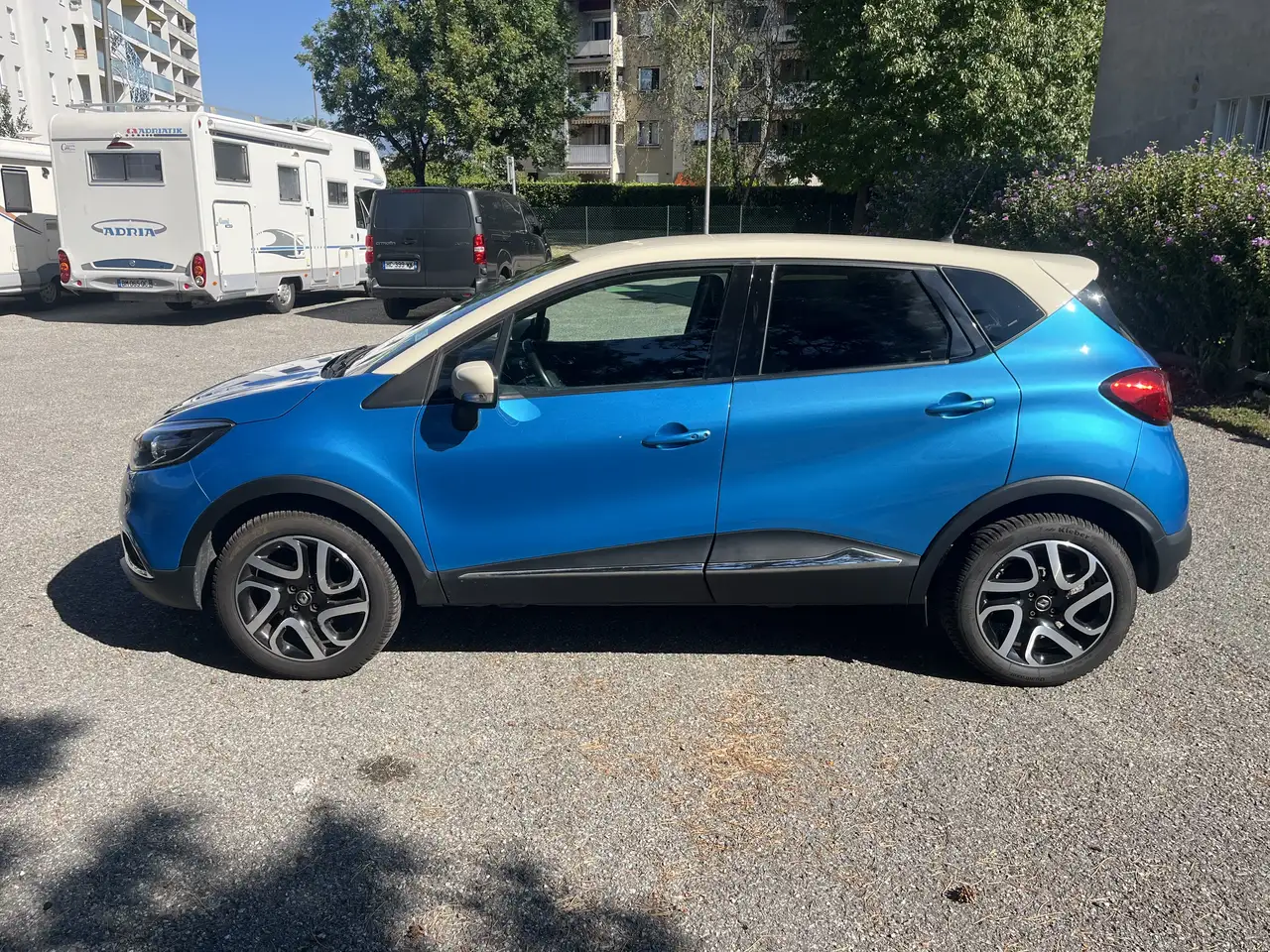 Renault Captur — photo 2
