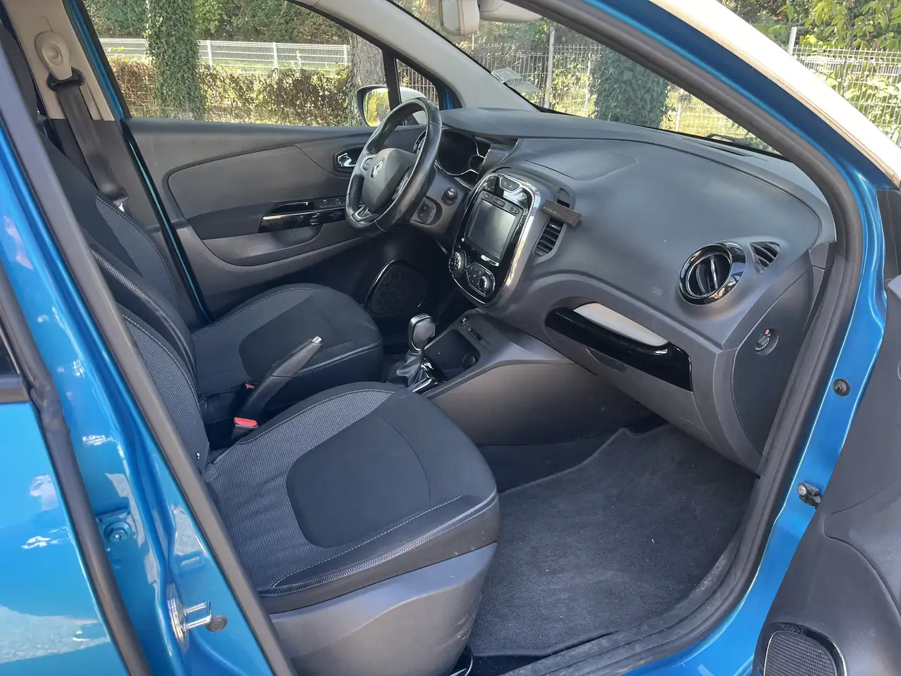 Renault Captur — photo 17