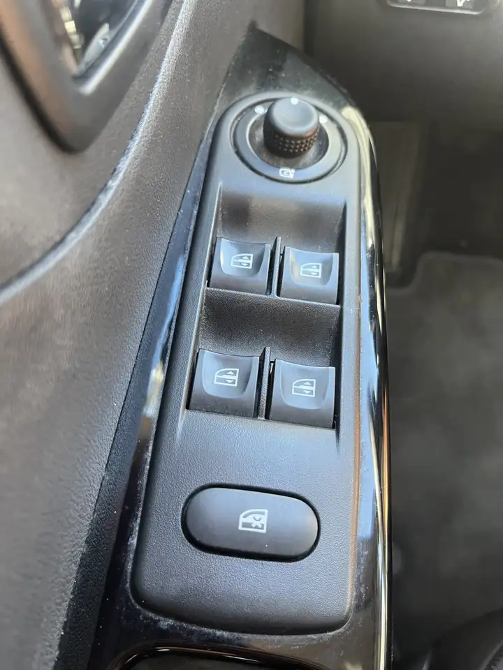 Renault Captur — photo 13