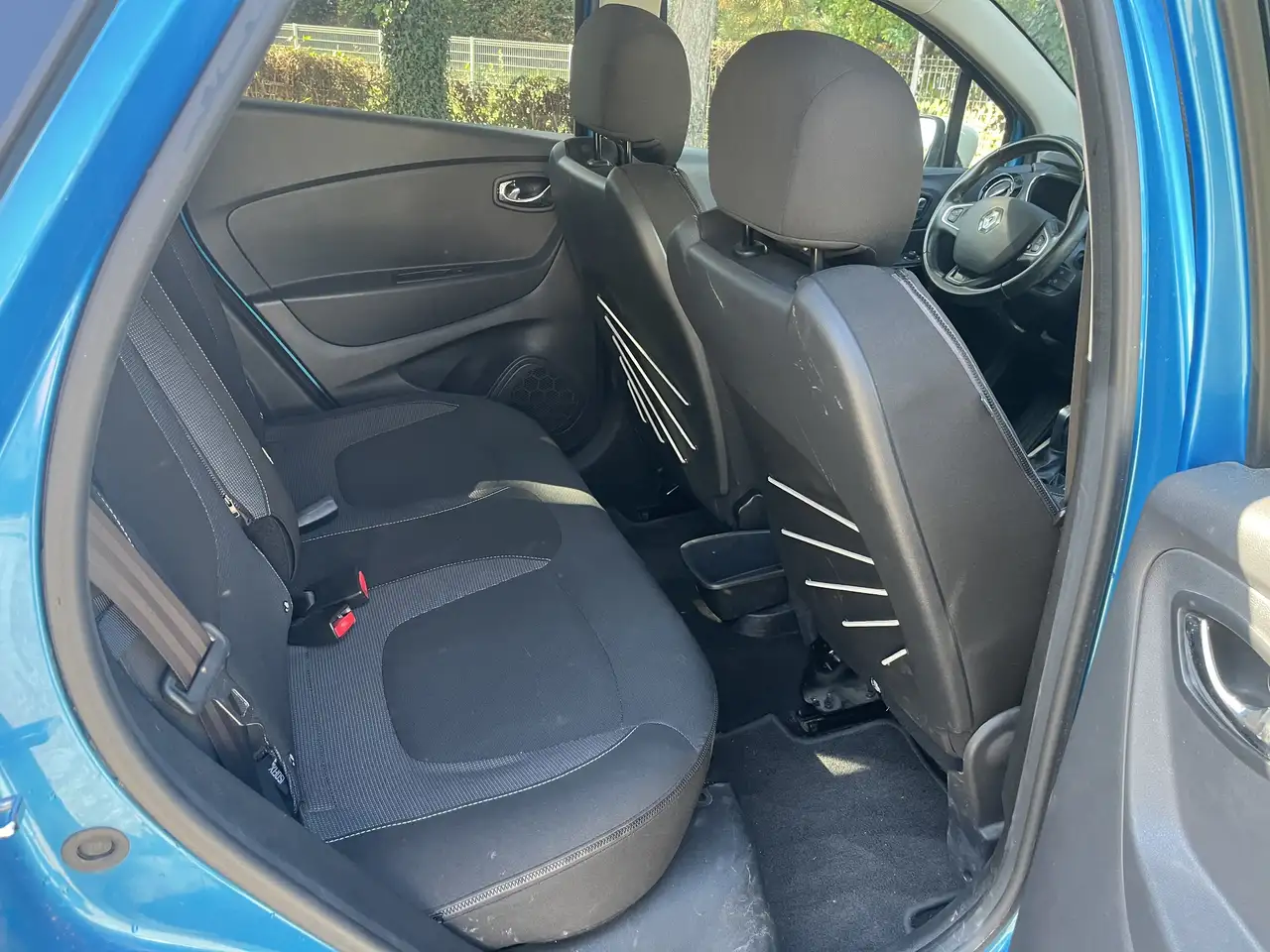 Renault Captur — photo 16