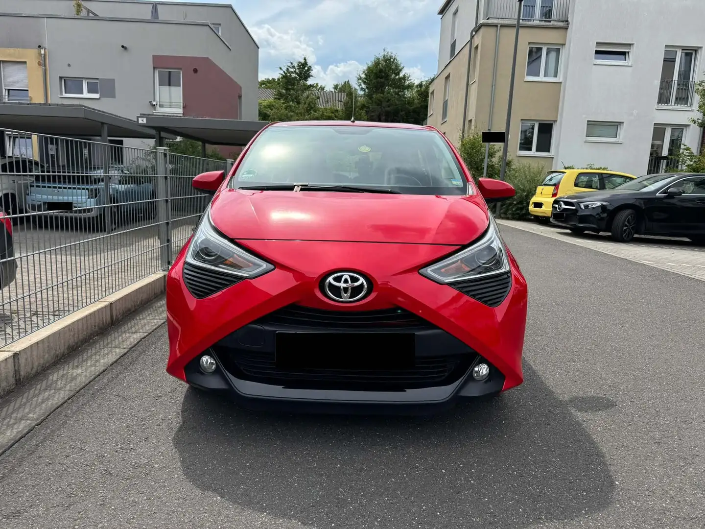 Toyota Aygo x-play club (AB1) Rot - 2