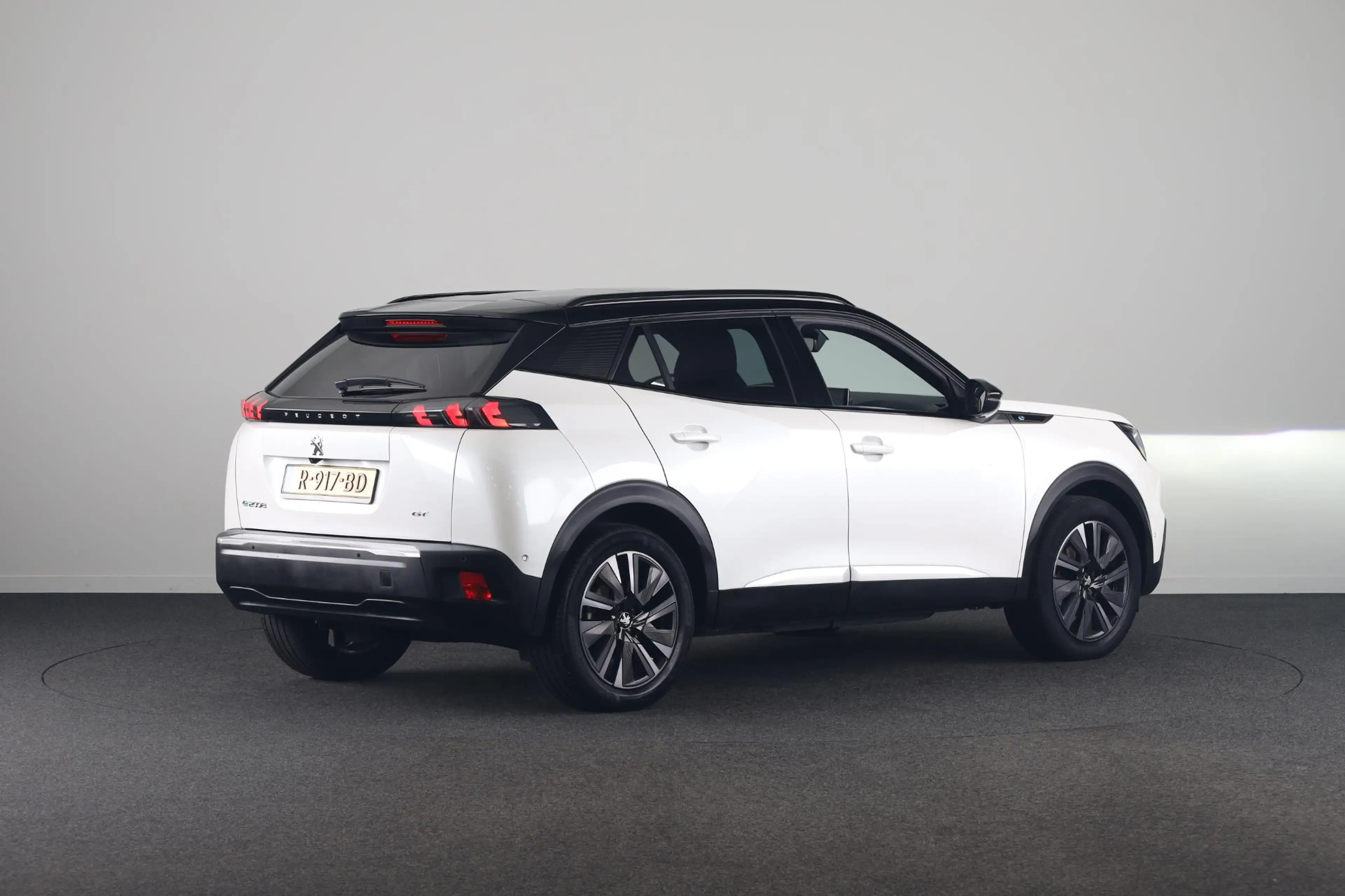 Peugeot e-2008 EV GT Pack 50 kWh | Panoramadak | Stoelverwarming — photo 2