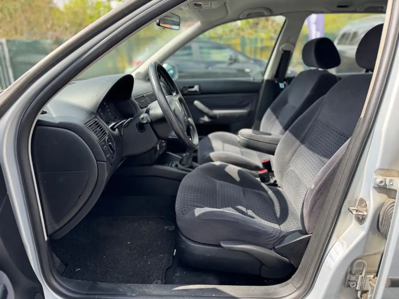 Volkswagen Golf 1.4 *CD-PLAYER*E-FENSTER*ZV*, foto 9