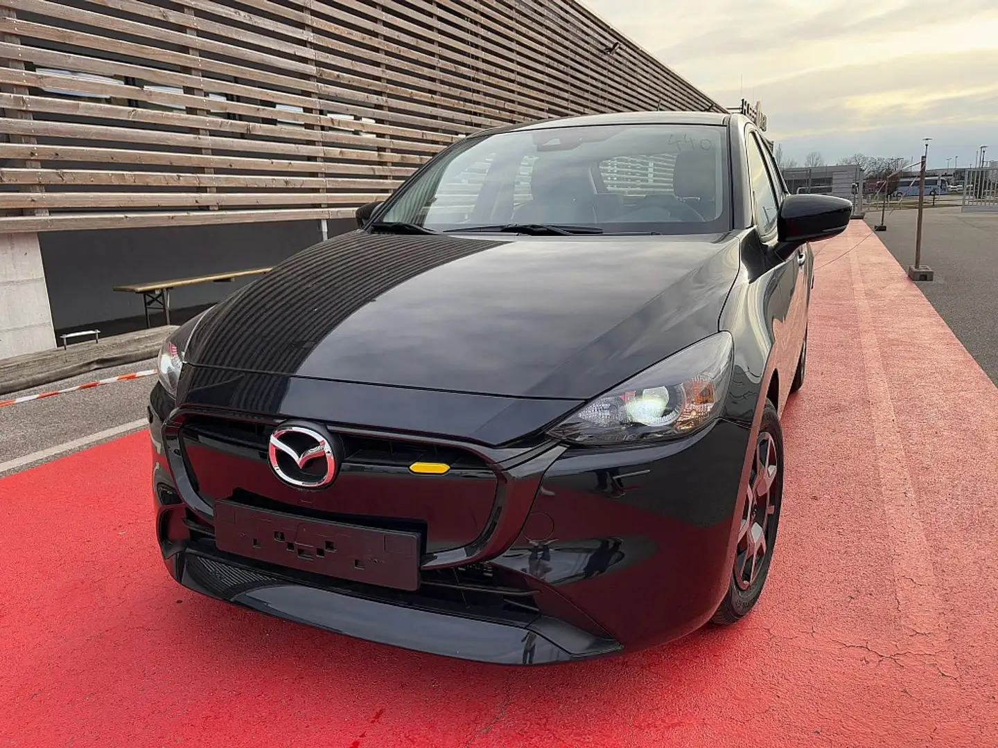 Mazda 2 Mazda2 Skyactiv G75 Centre Line Schwarz - 1