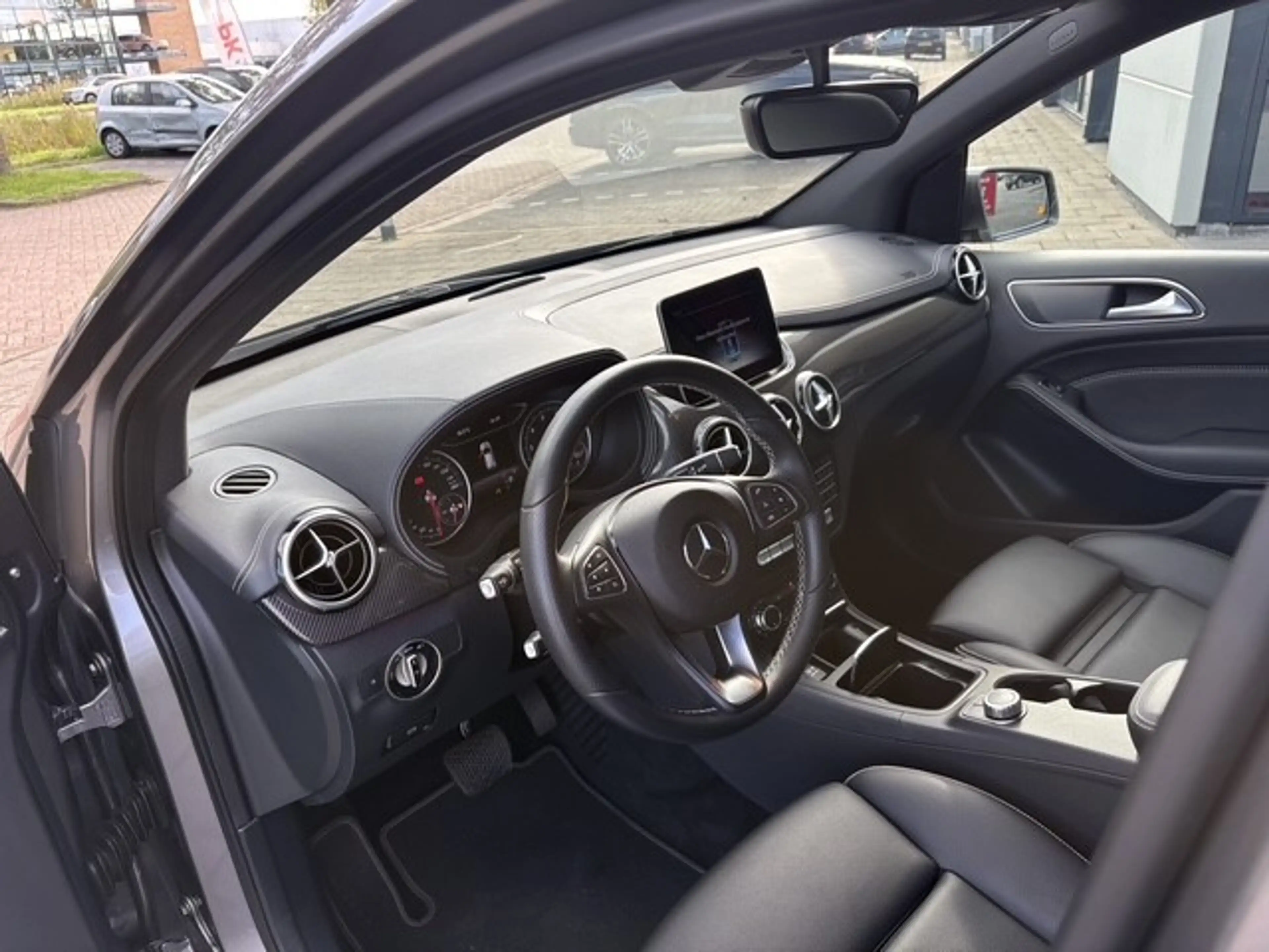 Mercedes-Benz B 200 Prestige | Navi Camera | Cruise | 32.675 km Dealer — photo 9