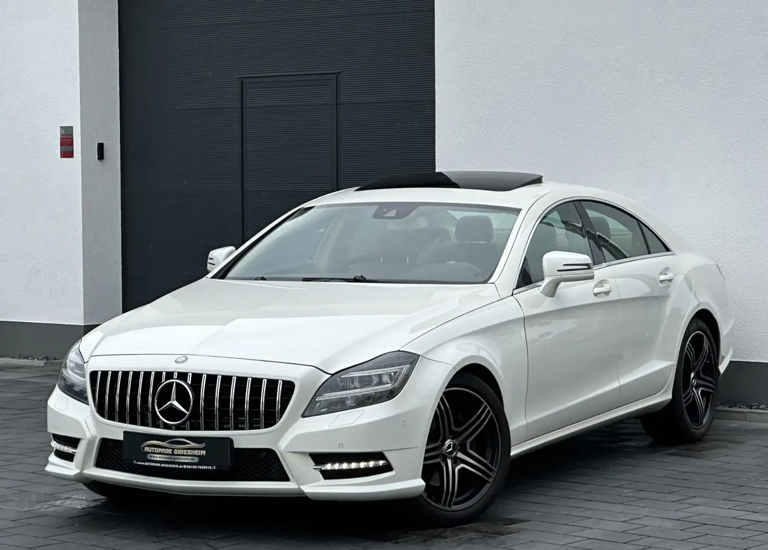 Mercedes-Benz CLS 350 CDI V6 BE*7G*DESIGNO*AMG*S-DACH*LEDER Weiß - 1