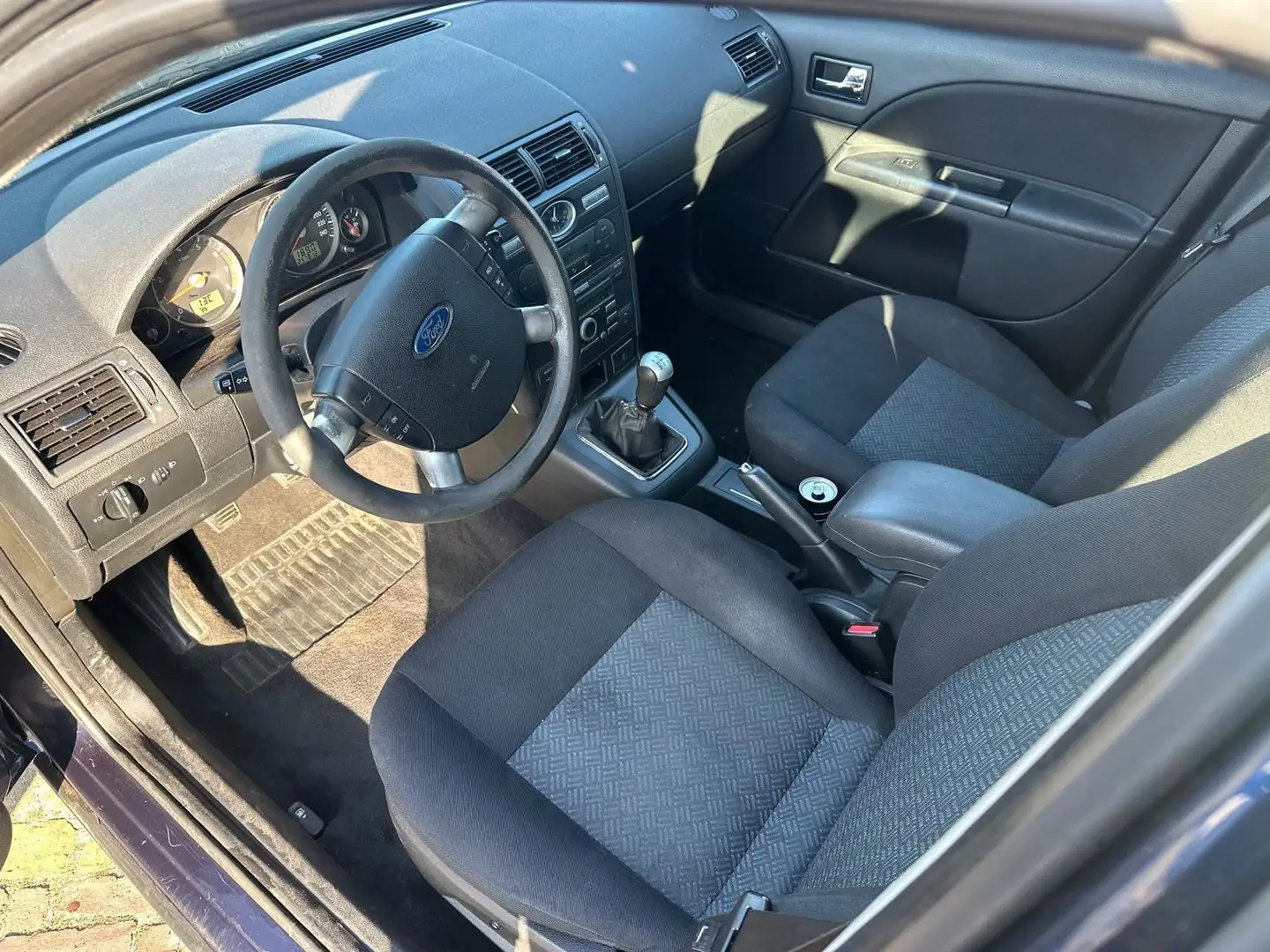 Ford Mondeo Wagon 1.8-16V Champion Blauw - 2