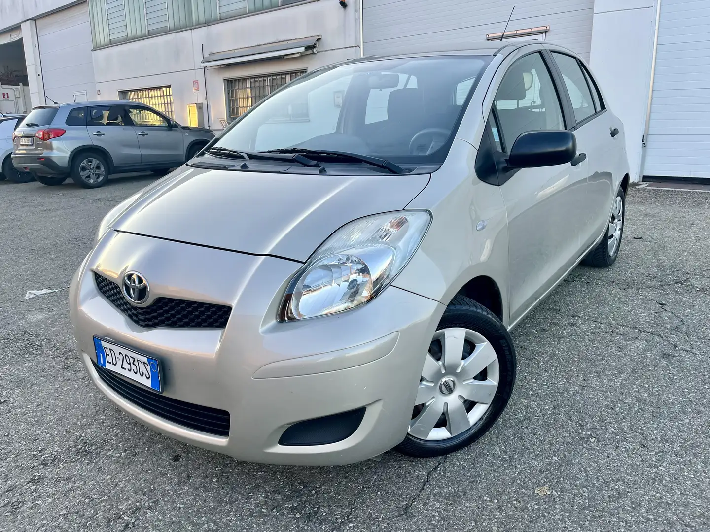 Toyota Yaris 5p 1.0benz perfetta per neopatentati - 1