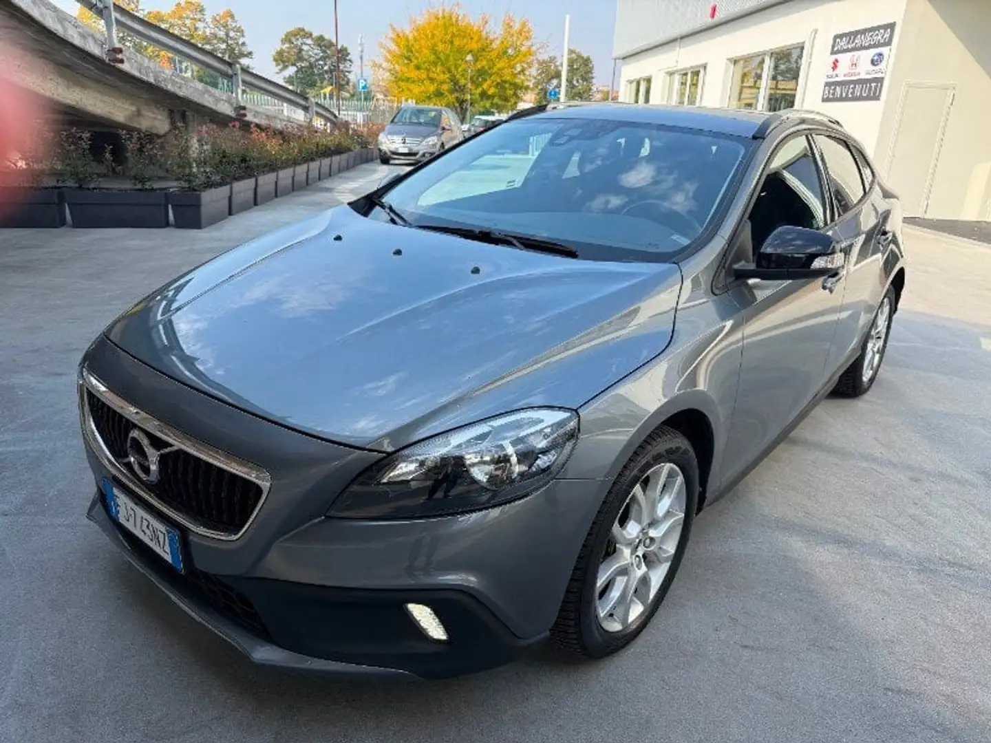 Volvo V40 Cross Country V40 Cross Country D2 Kinetic Gris - 1