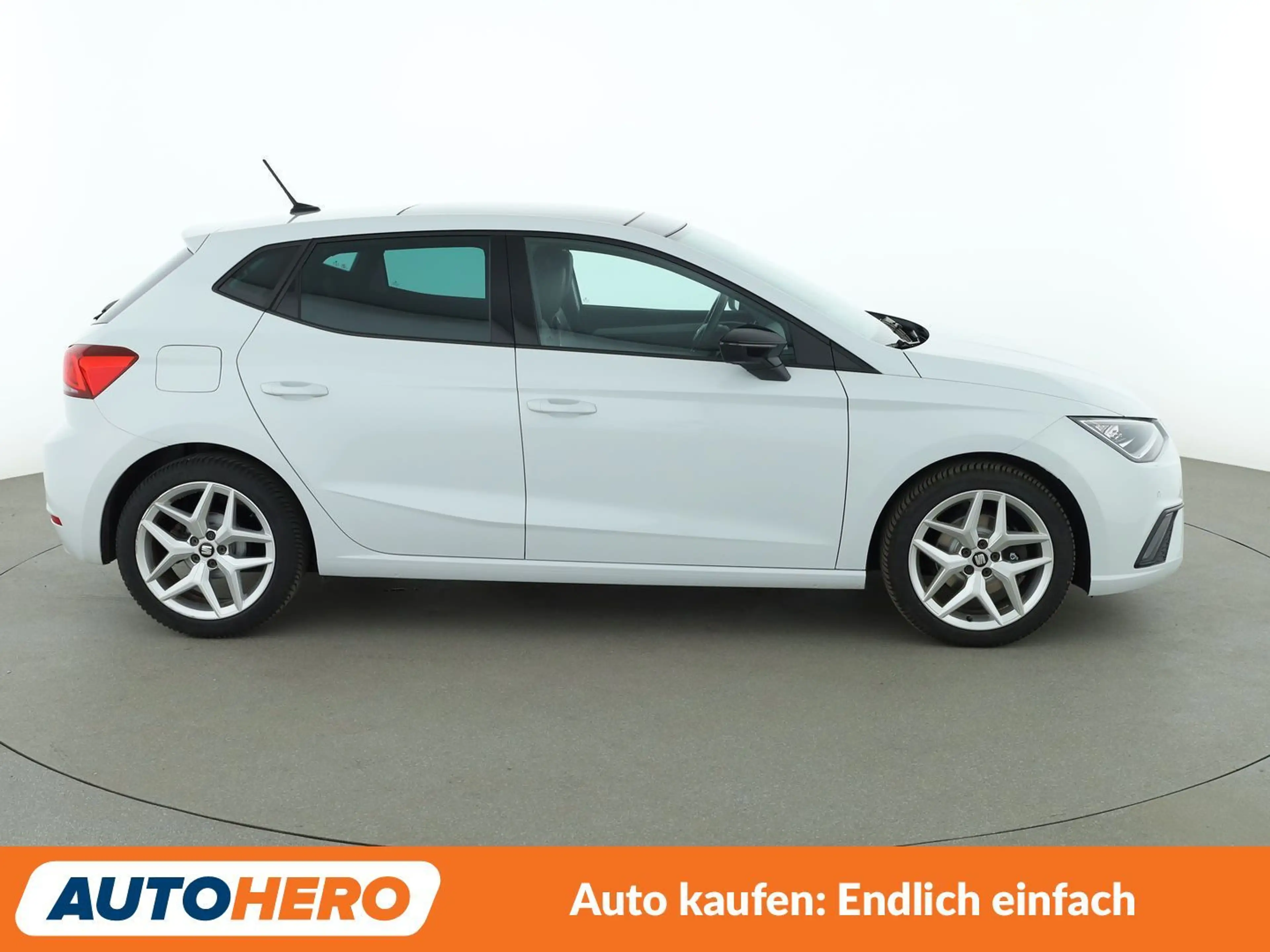SEAT Ibiza 1.0 TSI FR Aut.*NAV*LED*ACC*CAM*PDC*SHZ*PANO*BT* — photo 7