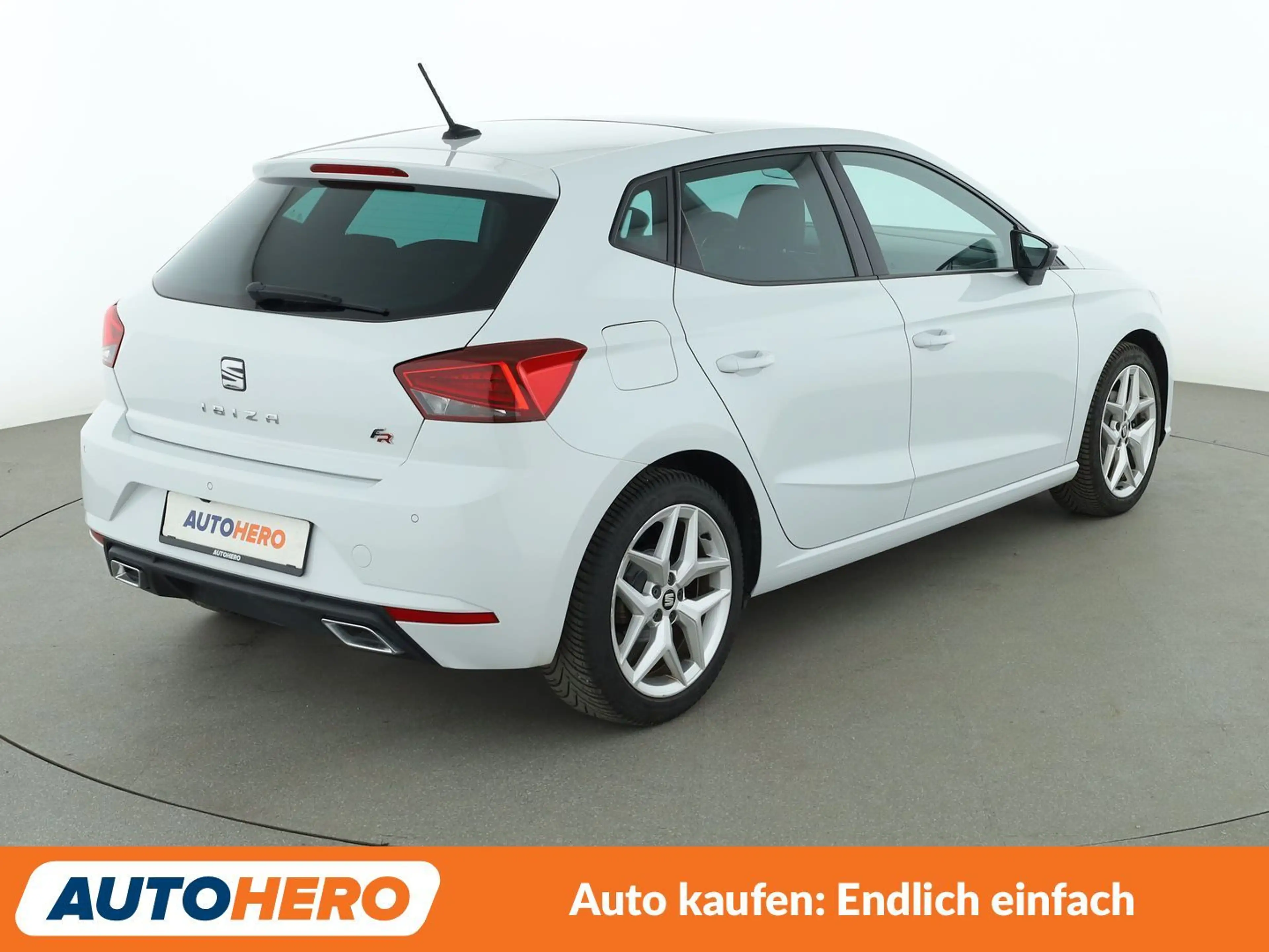 SEAT Ibiza 1.0 TSI FR Aut.*NAV*LED*ACC*CAM*PDC*SHZ*PANO*BT* — photo 6