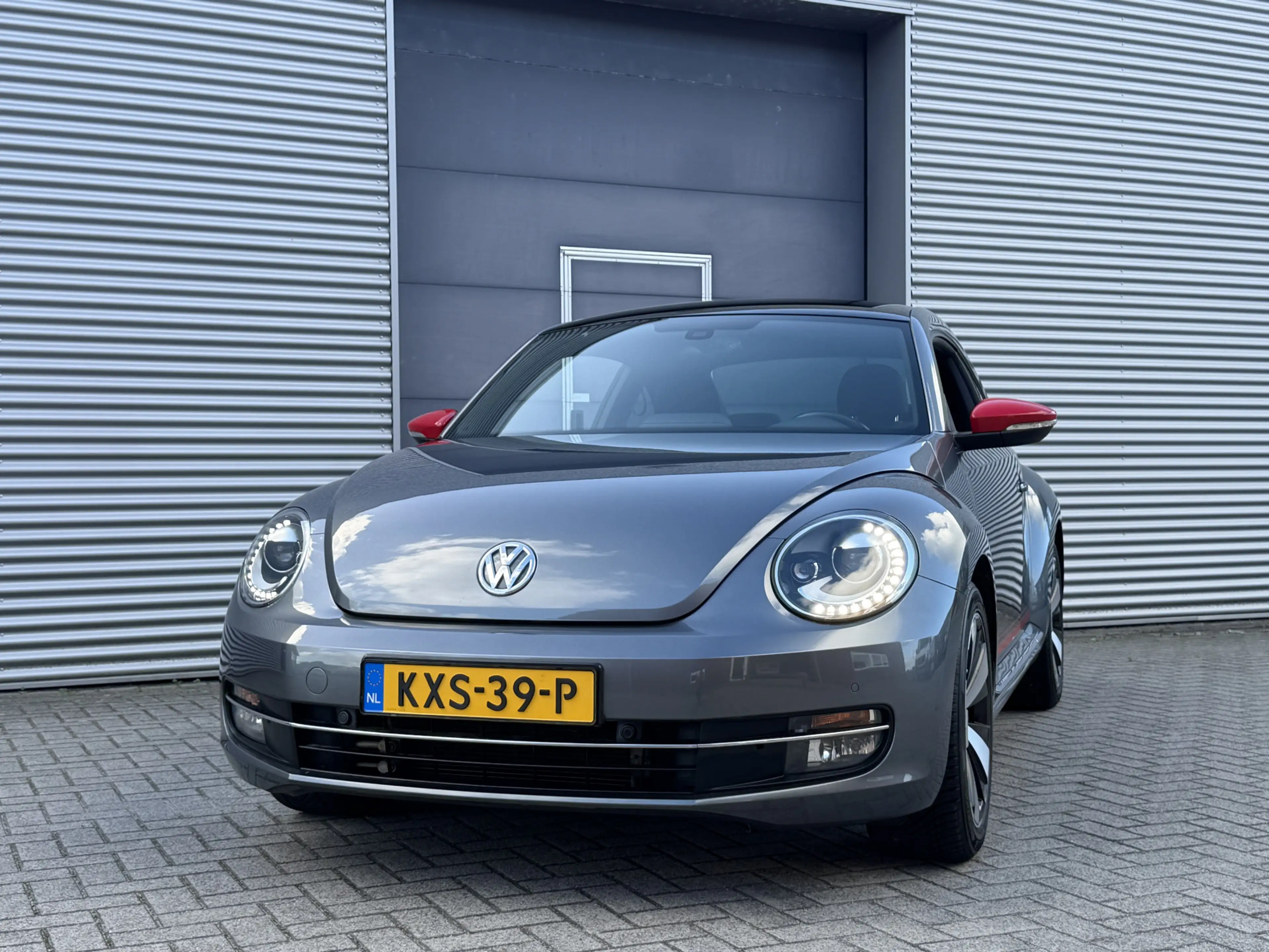 Volkswagen Beetle 1.2 TSI Club I Navi I Clima I PDC — photo 2