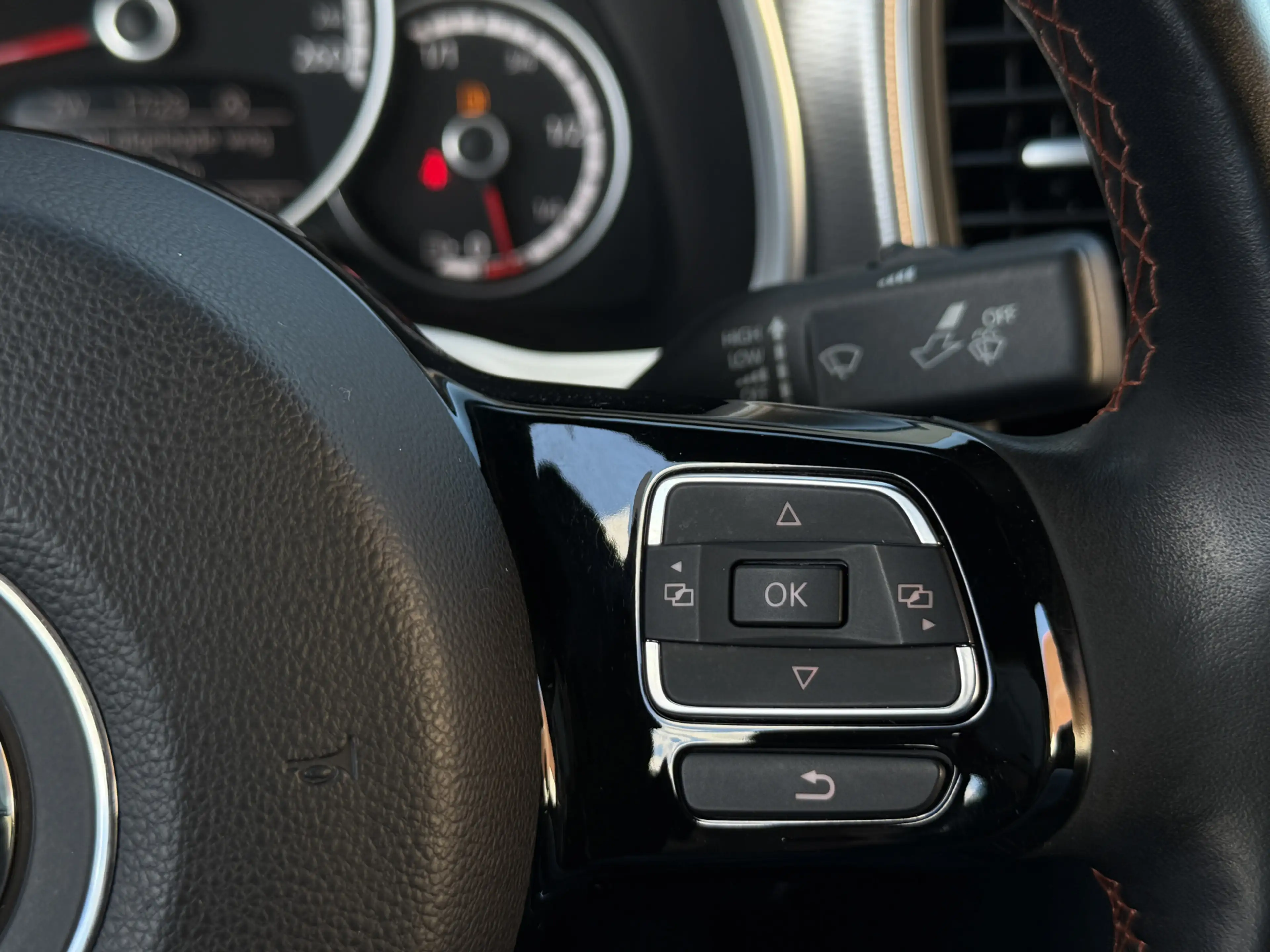 Volkswagen Beetle 1.2 TSI Club I Navi I Clima I PDC — photo 20