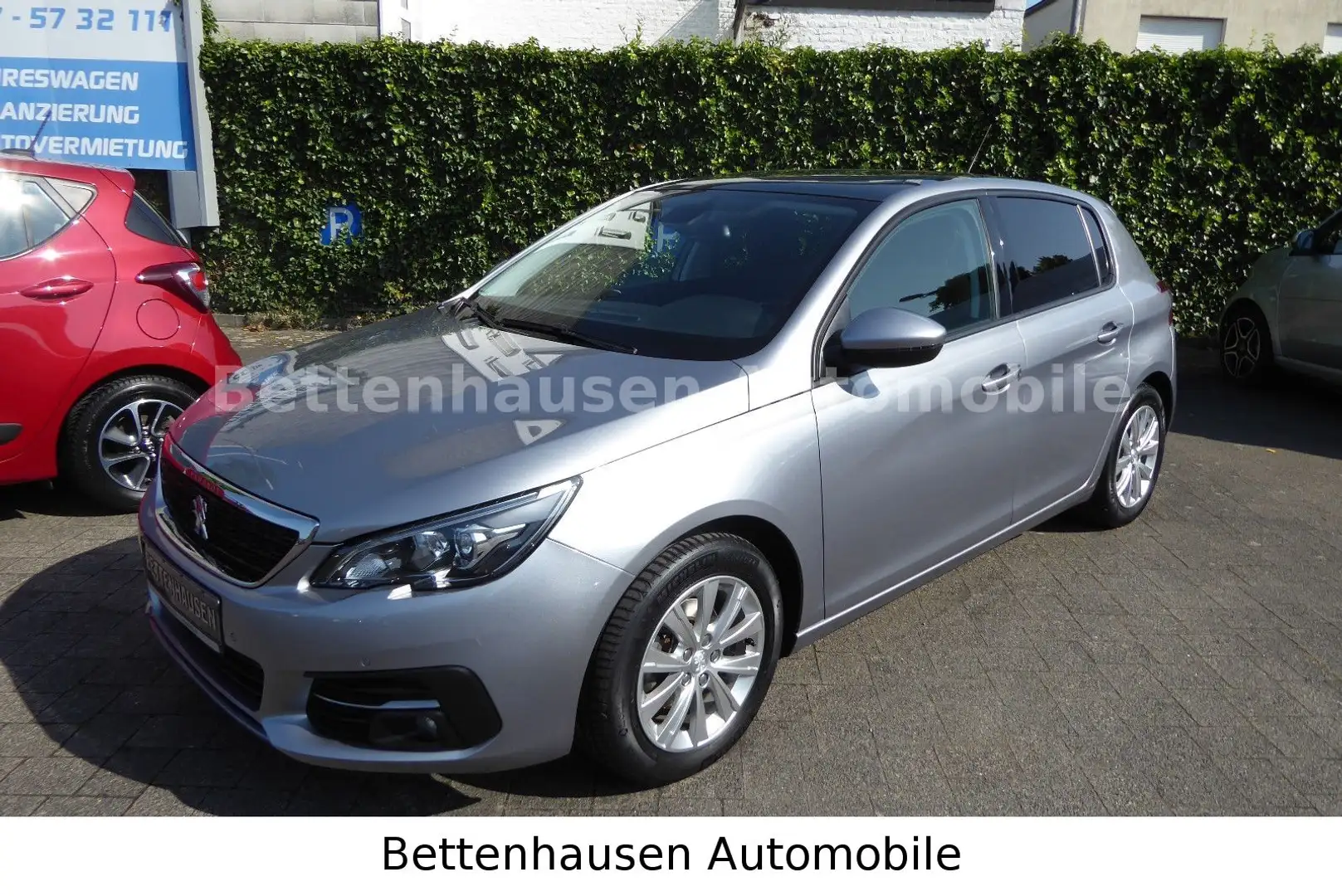 Peugeot 308 Style erst 57.600 KM!! Navi AHK Pano-Dach Grau - 1