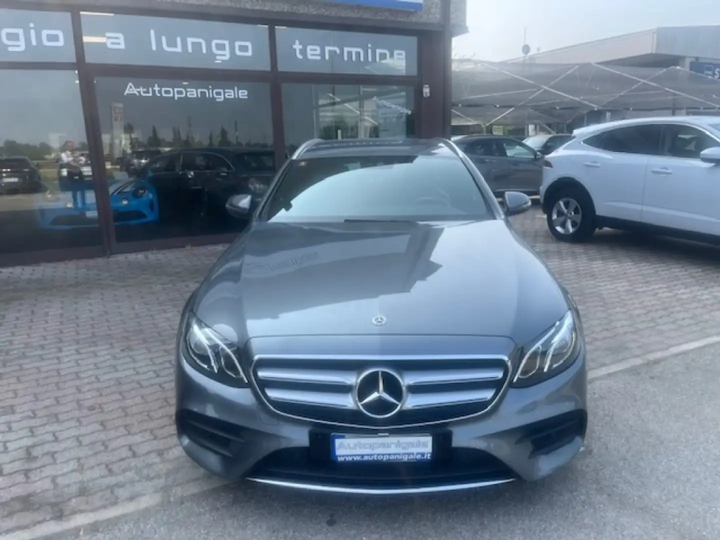 Mercedes-Benz E 220 d S.W. Auto Premium Grigio - 2