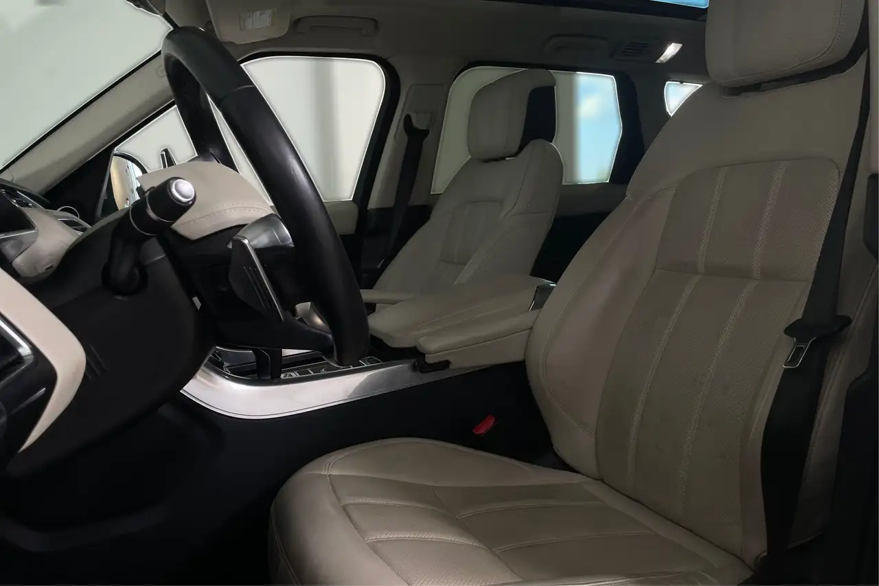 Land Rover Range Rover Sport photo Land Rover Range Rover Sport