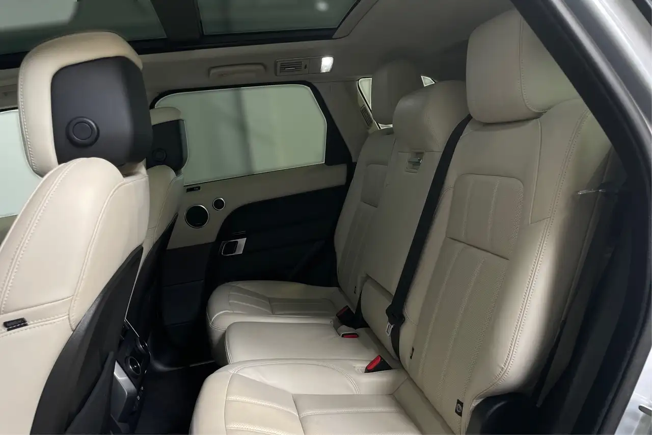 Land Rover Range Rover Sport photo Land Rover Range Rover Sport