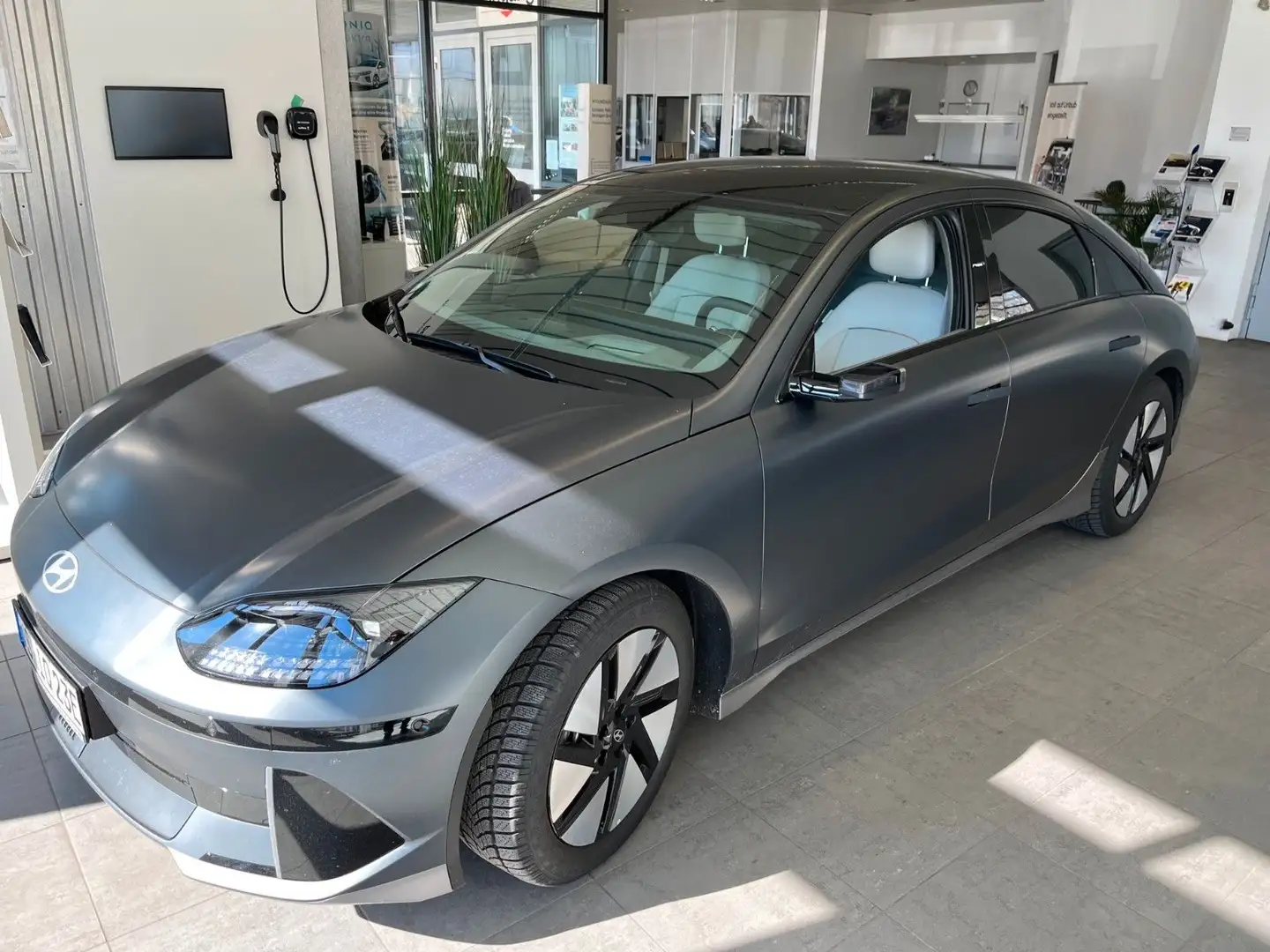 Hyundai IONIQ 6 77,4kWh  2WD  UNIQ-Paket Grau - 1