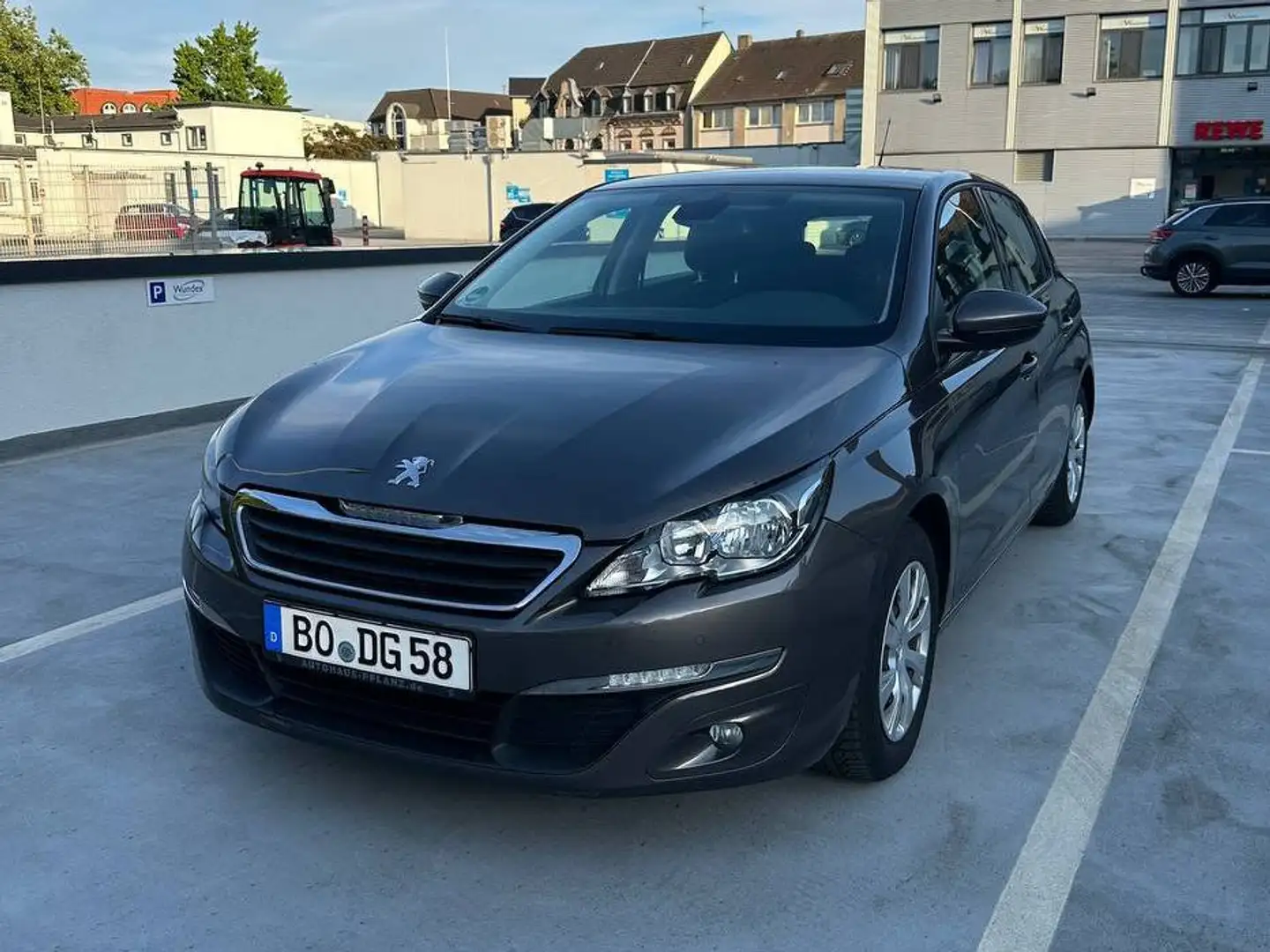 Peugeot 308 308 Braun - 1