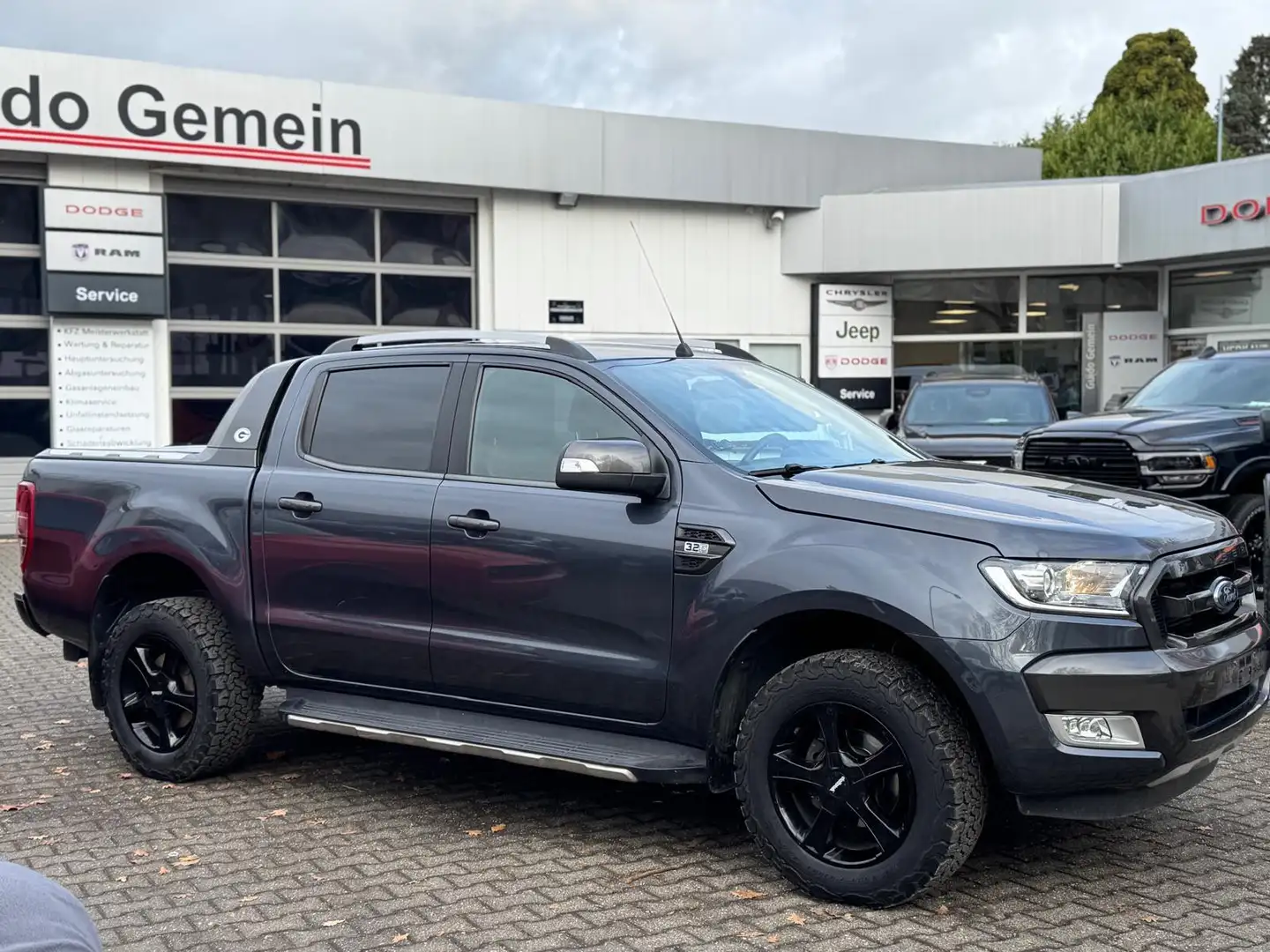 Ford Ranger Wildtrak Doppelkabine 4x4 Gris - 2