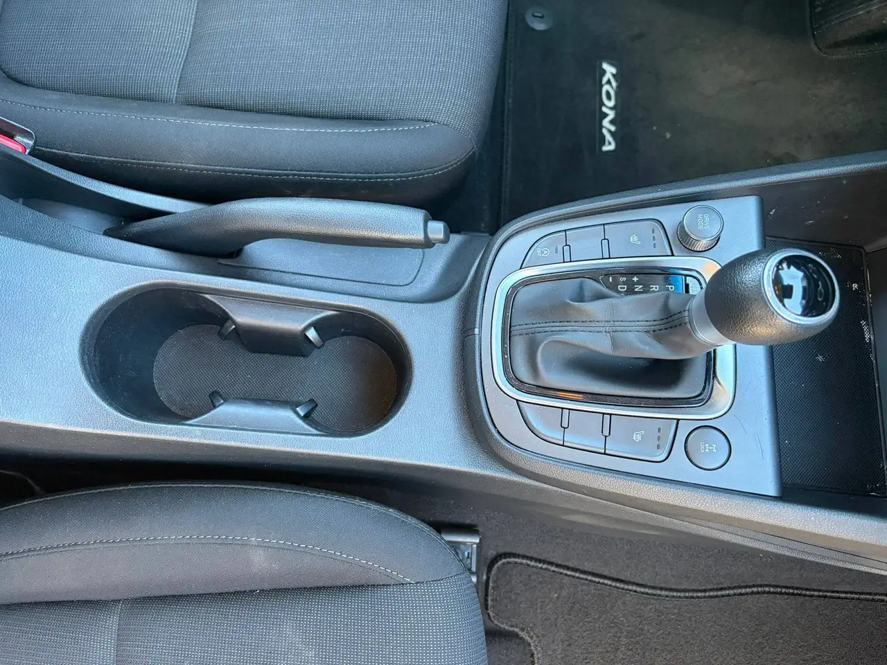 Hyundai KONA снимка Hyundai KONA