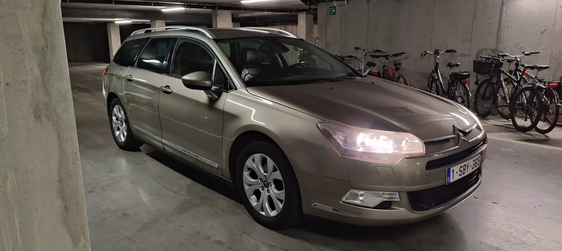 Citroen C5 C5 Tourer HDi 135 FAP Exclusive Euro 5 Goud - 1