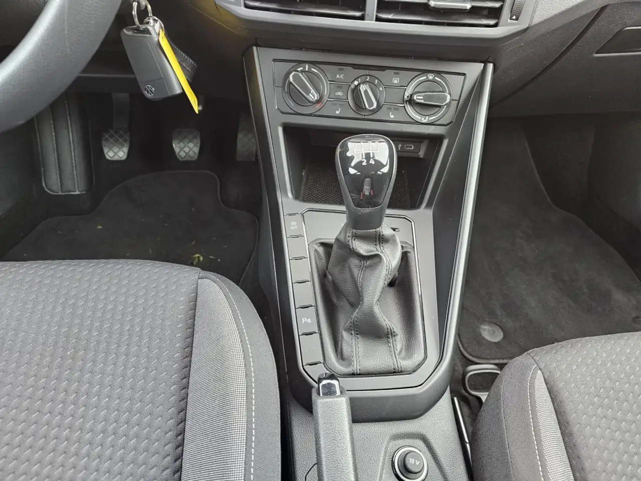 Volkswagen Taigo 1.0 TSI LED SHZ Navi-APP Klima 18