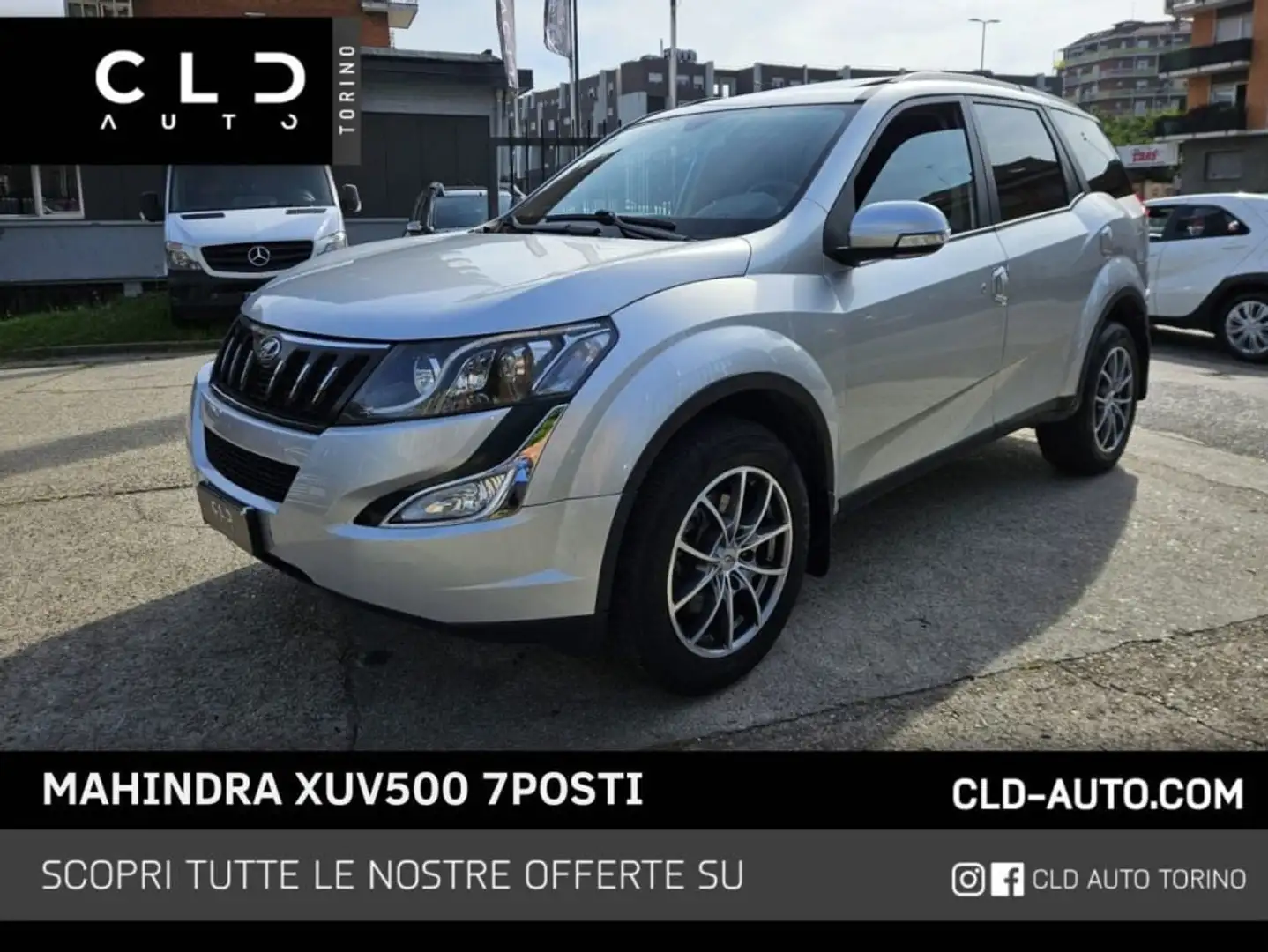 Mahindra XUV500 2.2 16V AWD W10 7POSTI Grau - 1