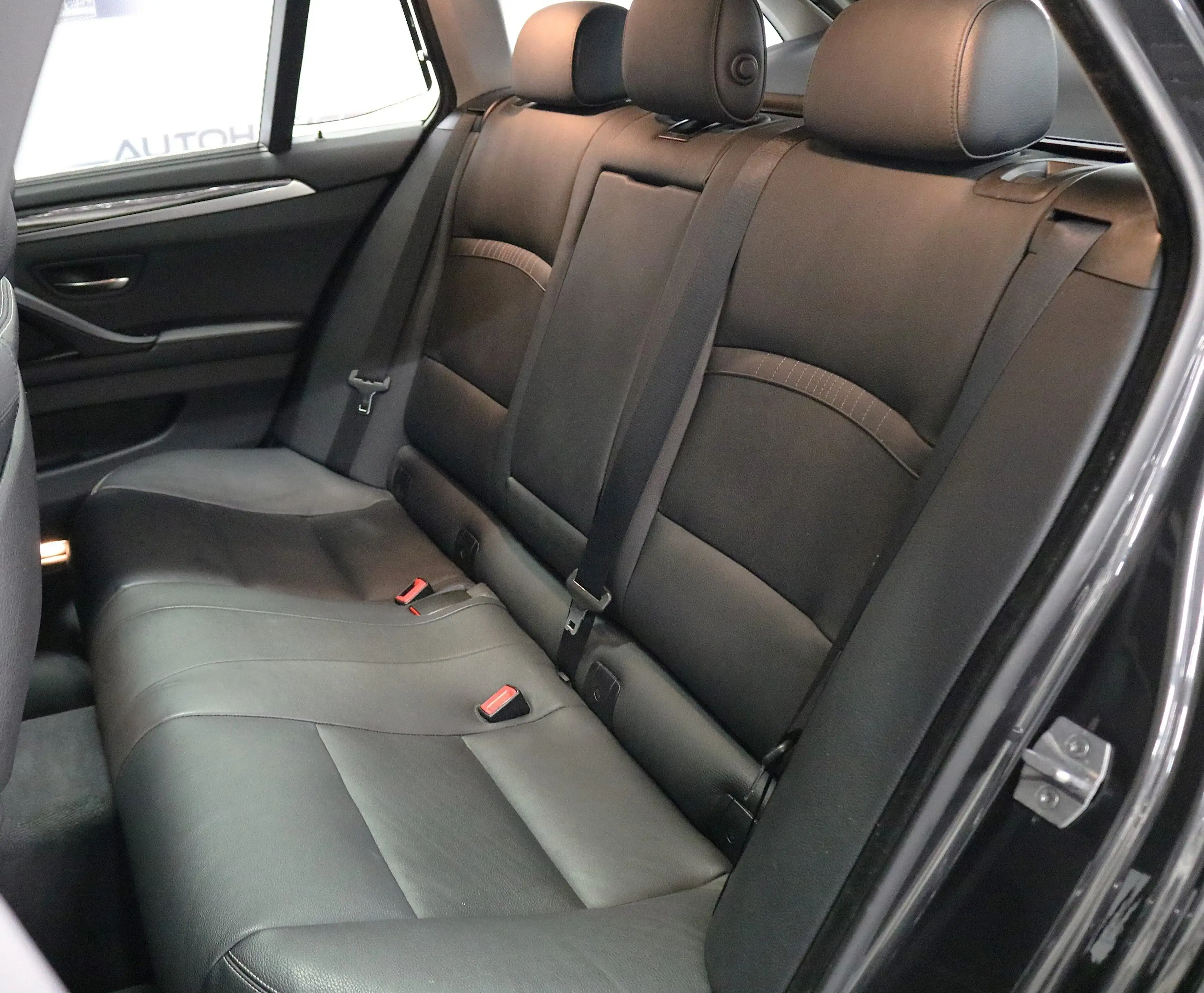 BMW 535 d xDrive*PANO*AHK*HeadU*SoftC*KAMERA*Vollausstattu — photo 14