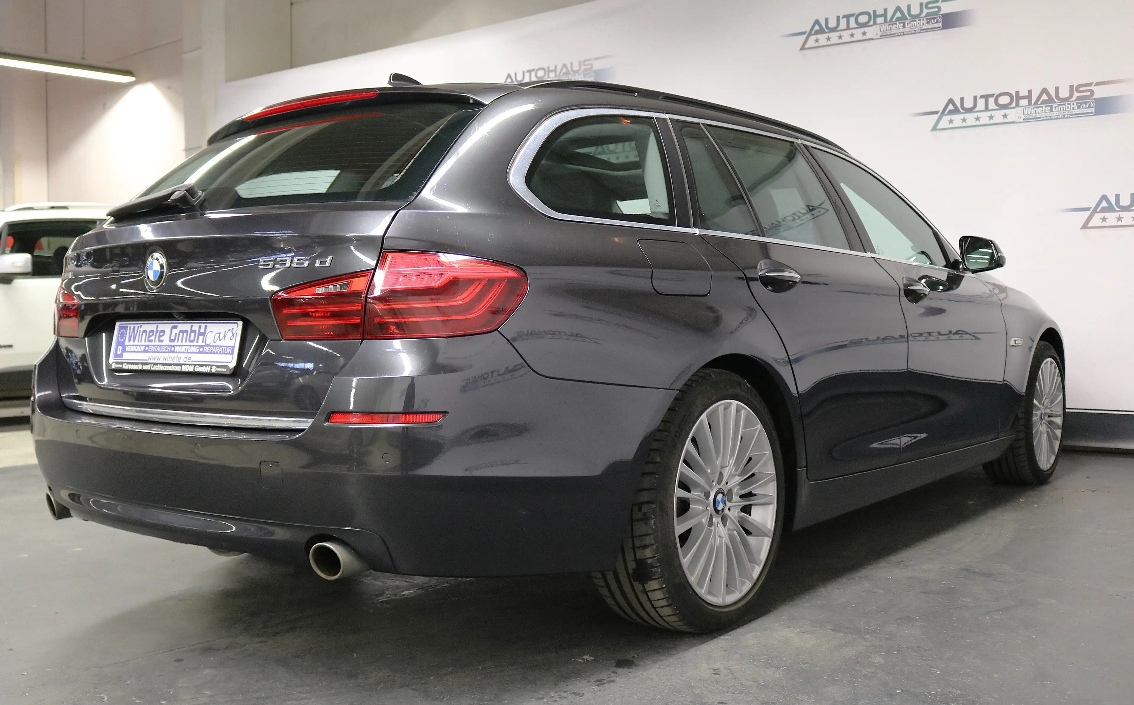 BMW 535 d xDrive*PANO*AHK*HeadU*SoftC*KAMERA*Vollausstattu — photo 11