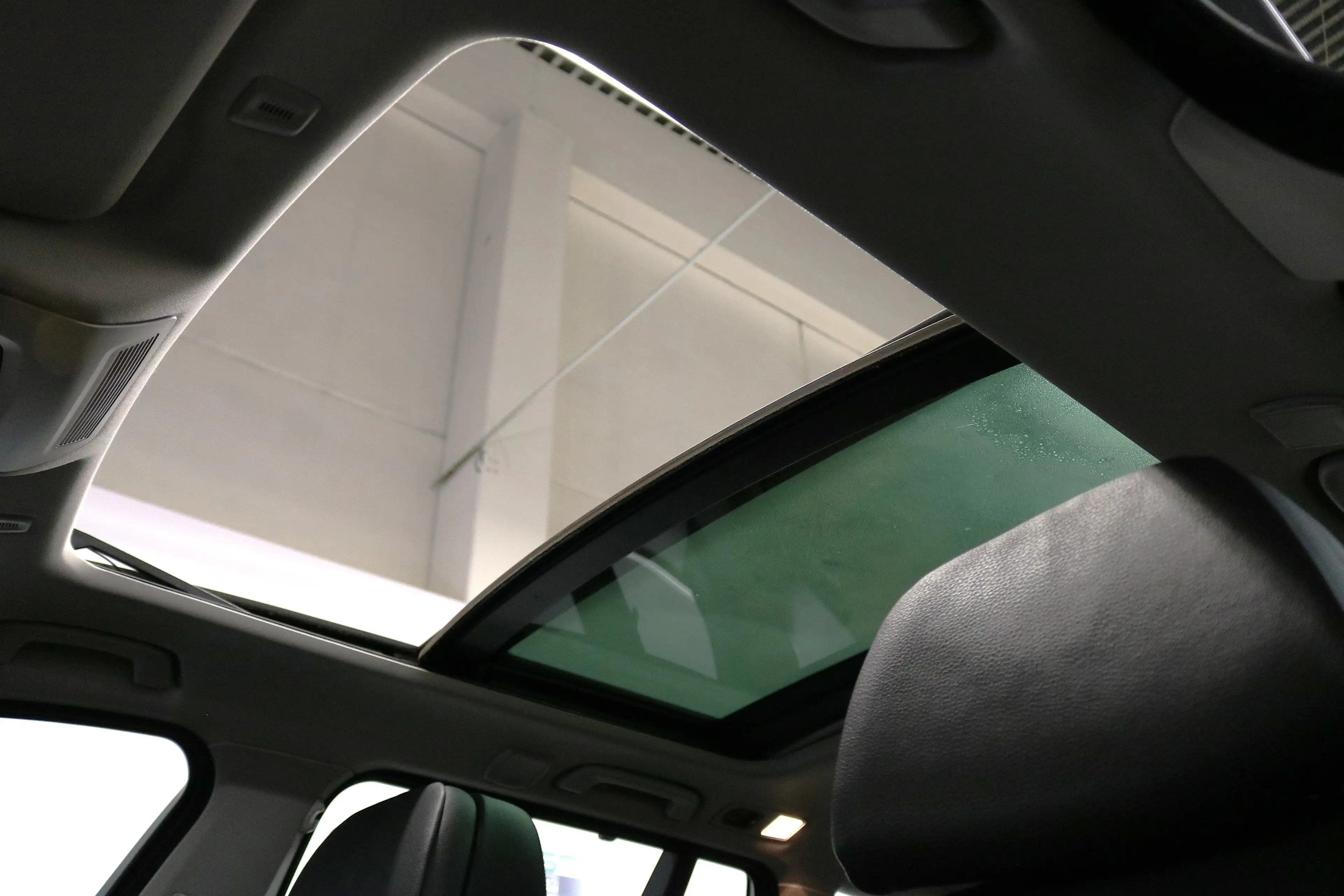 BMW 535 d xDrive*PANO*AHK*HeadU*SoftC*KAMERA*Vollausstattu — photo 6