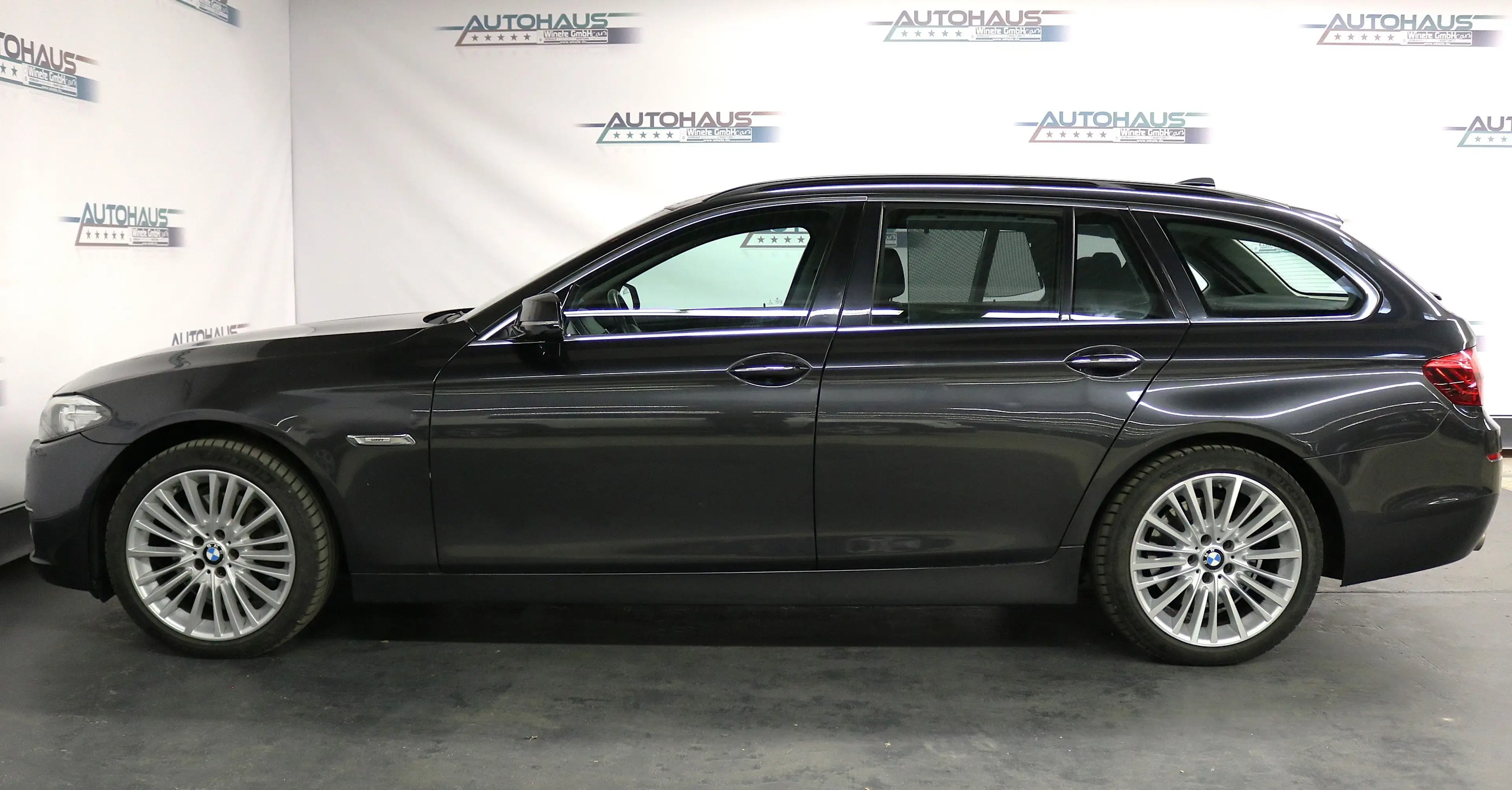 BMW 535 d xDrive*PANO*AHK*HeadU*SoftC*KAMERA*Vollausstattu — photo 4